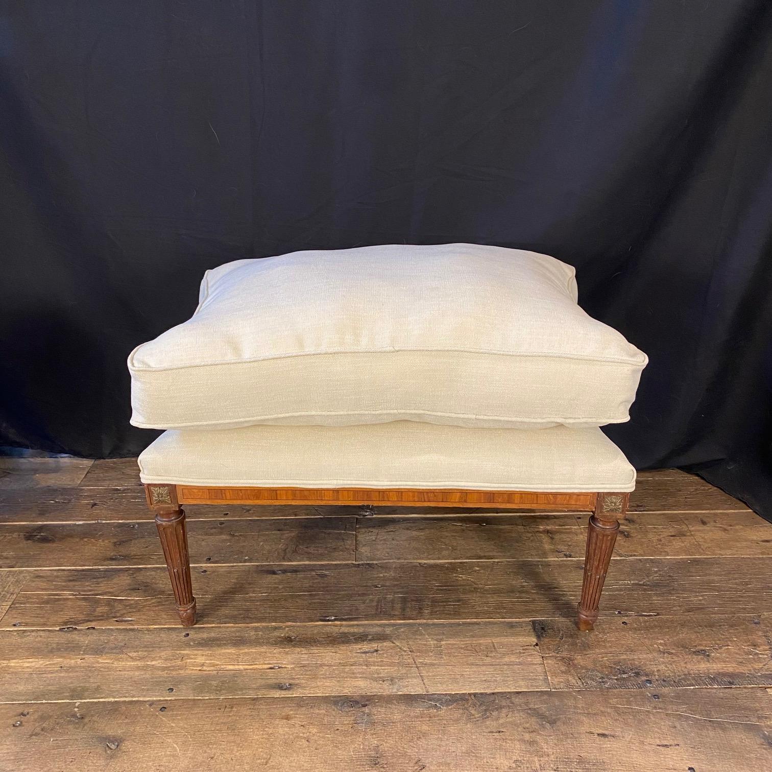 Ensemble deux pièces de style Louis XVI, chaise et pouf Bergere Duchesse Brisee en vente 11