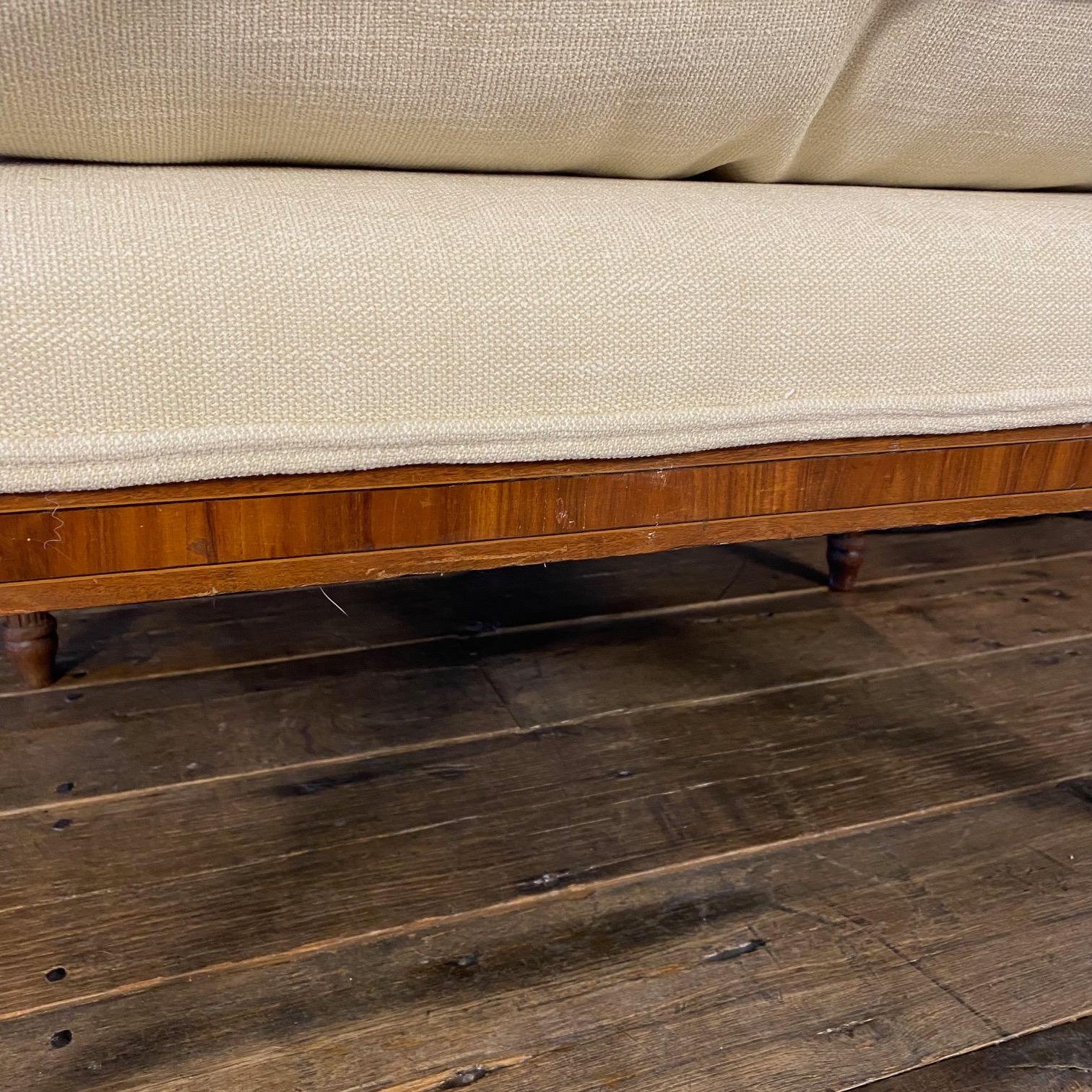 Ensemble deux pièces de style Louis XVI, chaise et pouf Bergere Duchesse Brisee en vente 15