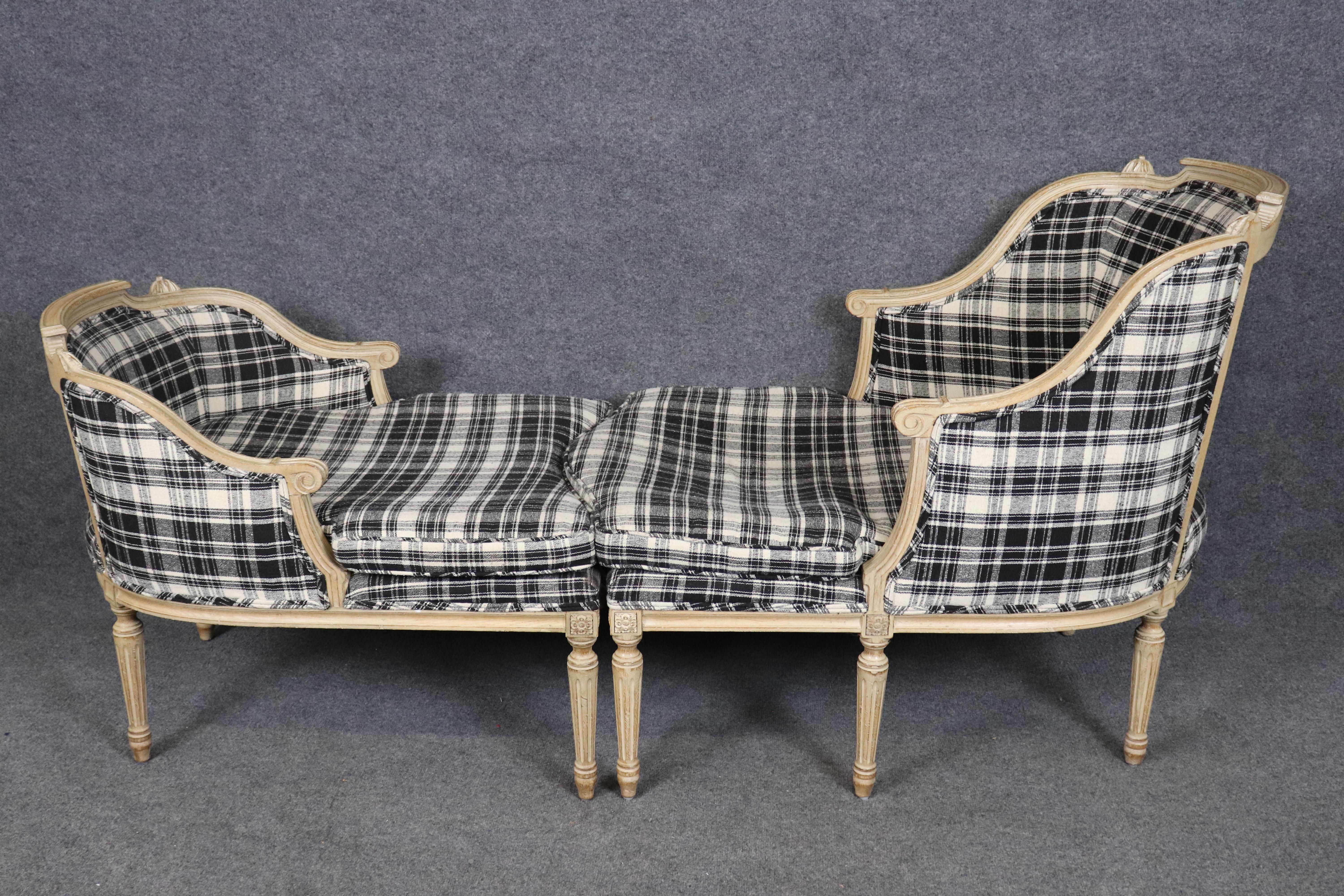 Chaise longue Duchesse Brise deux pièces de style Louis XVI Bon état - En vente à Swedesboro, NJ