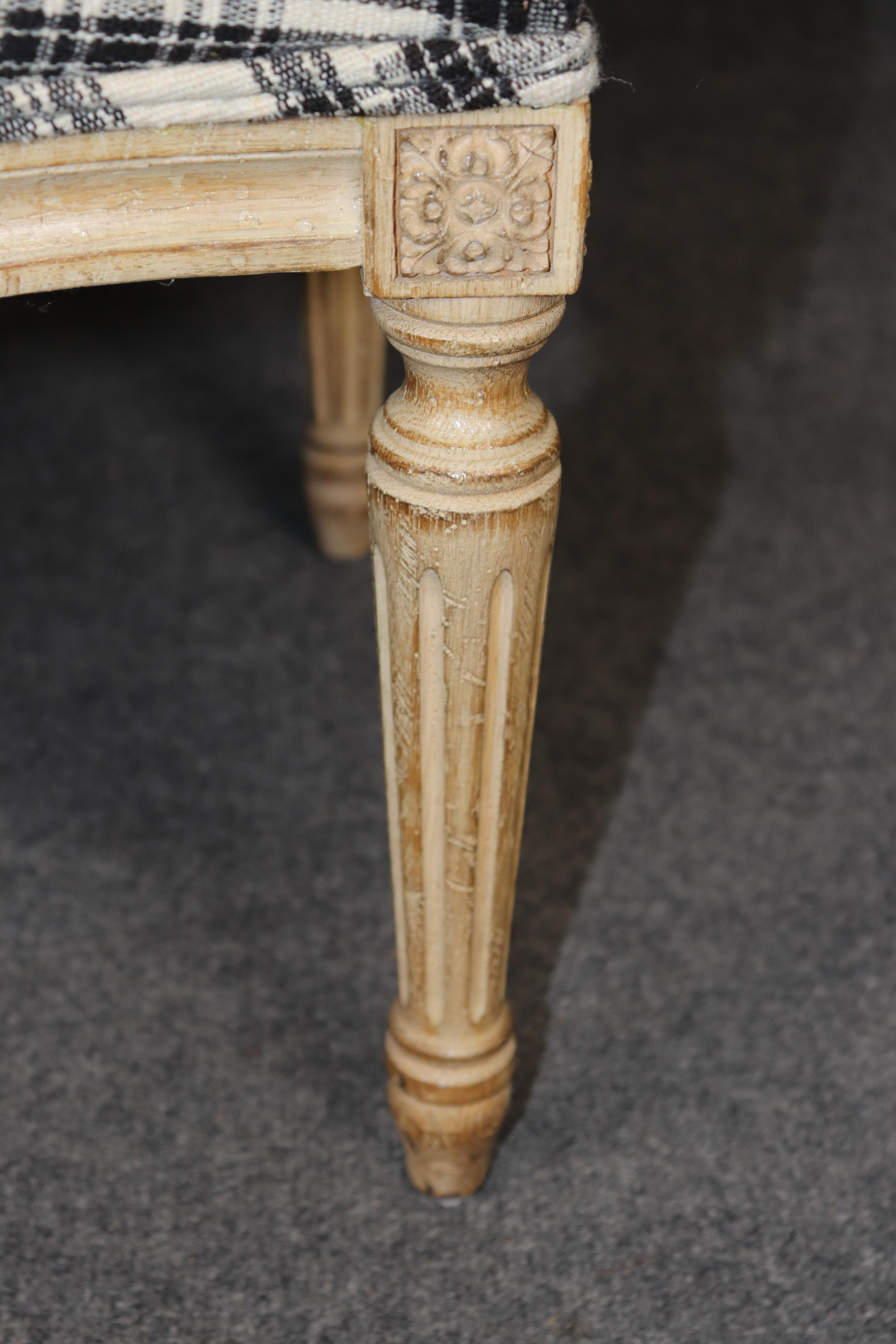 Noyer Chaise longue Duchesse Brise deux pièces de style Louis XVI en vente