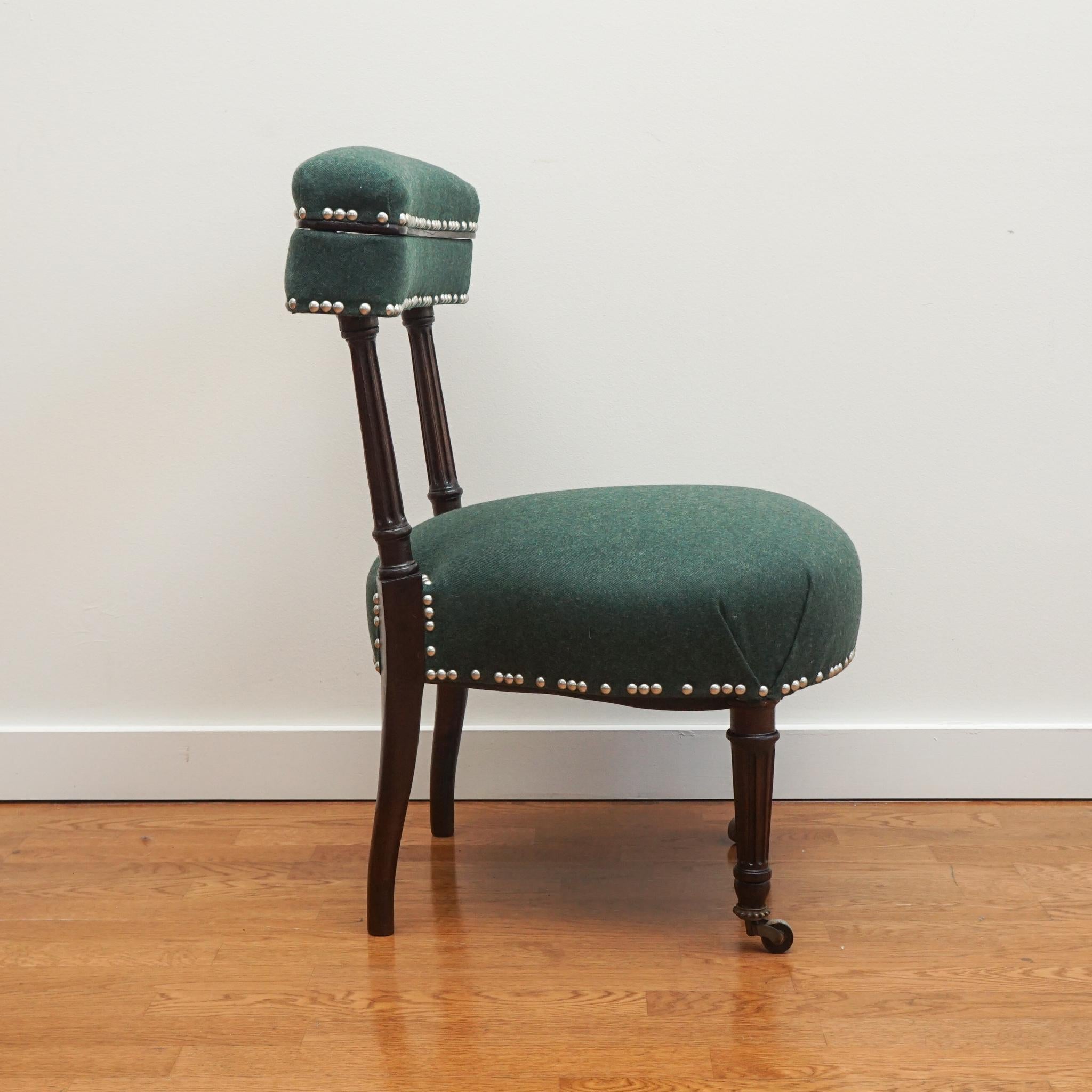 Unknown French Louis XVI-Style Valet Chair For Sale