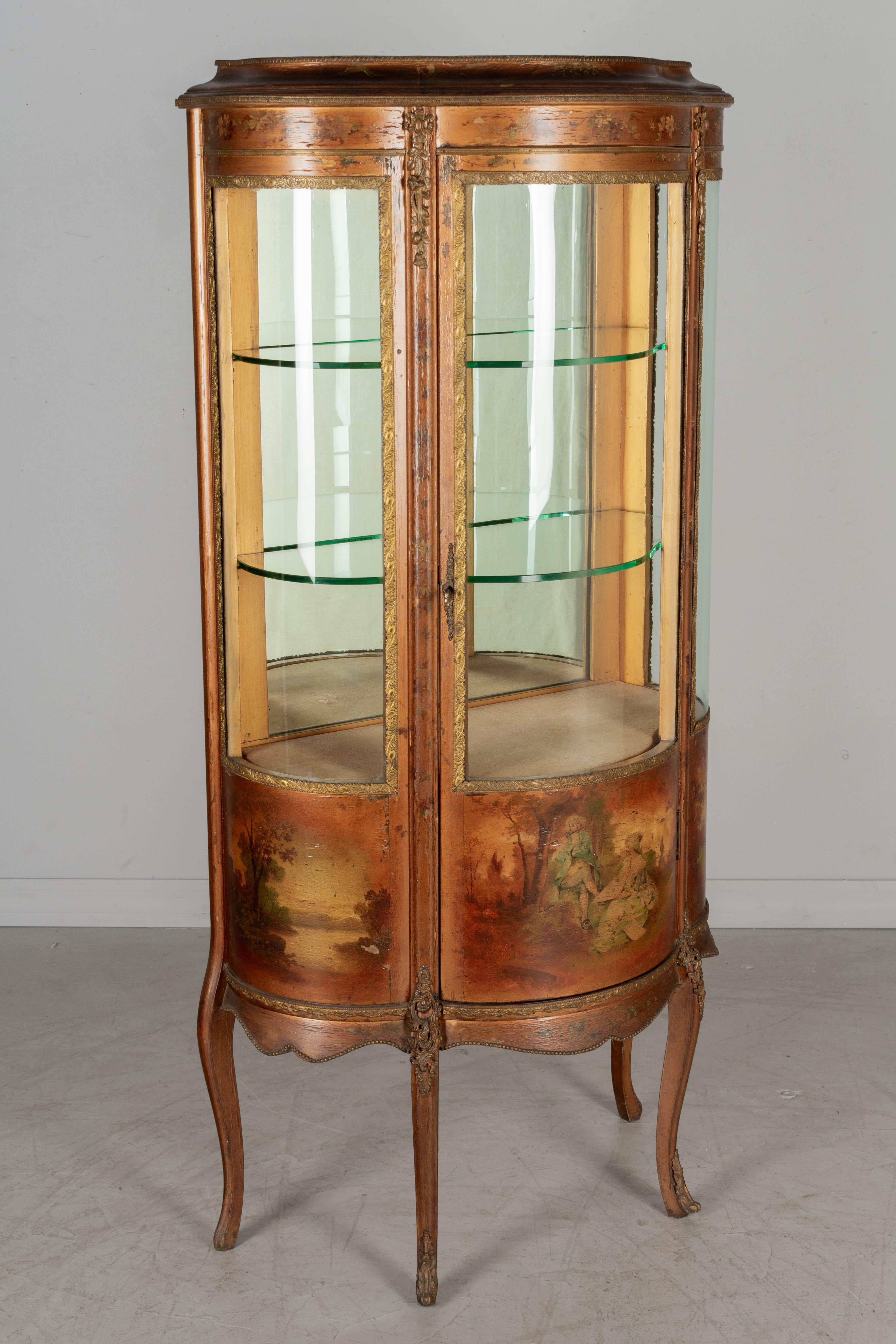 French Louis XVI Style Vernis Martin Decorated Giltwood Vitrine In Good Condition For Sale In Winter Park, FL
