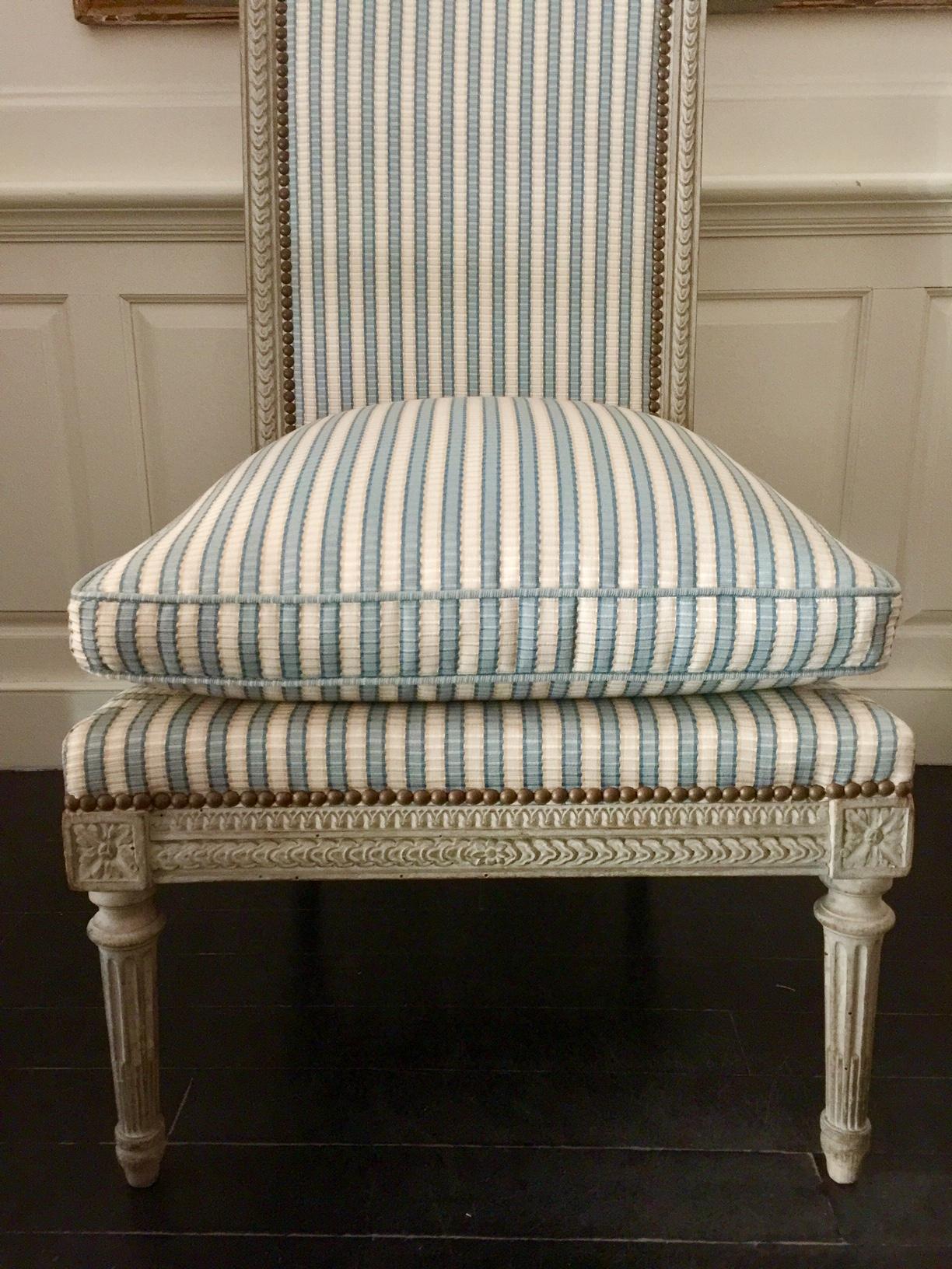 French Louis XVI Style Voyelle/Ponteuse Chair, French Riviera Private Collection In Good Condition In Montreal, Quebec