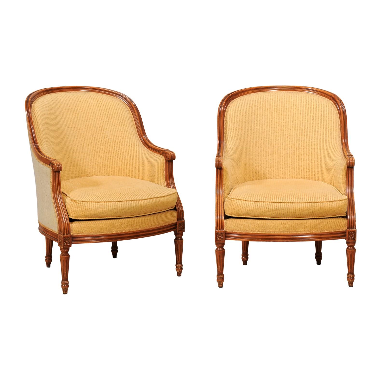 French Louis XVI Style Walnut Bergères Chairs with Wraparound Backs, Pair For Sale 11