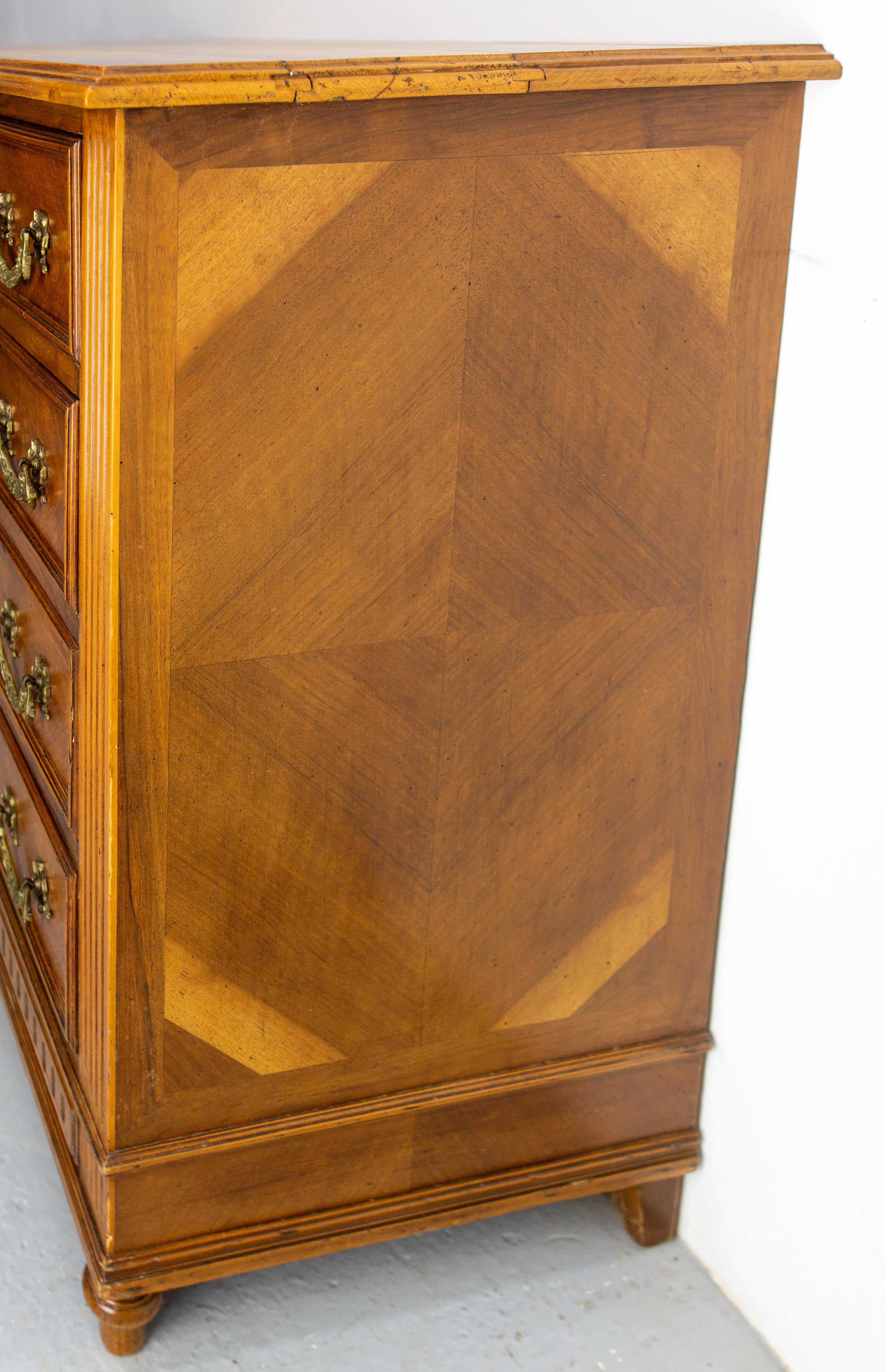 XX secolo Comò Chiffonnier francese in radica di noce stile Luigi XVI C.C. 1900 in vendita
