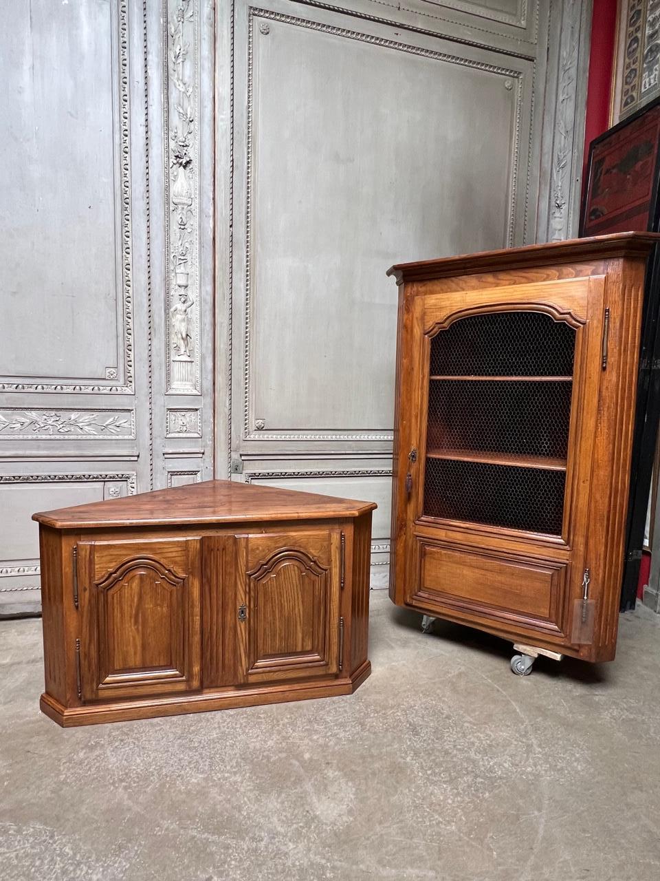 French Louis XVI Style Walnut Corner Cabinet For Sale 5