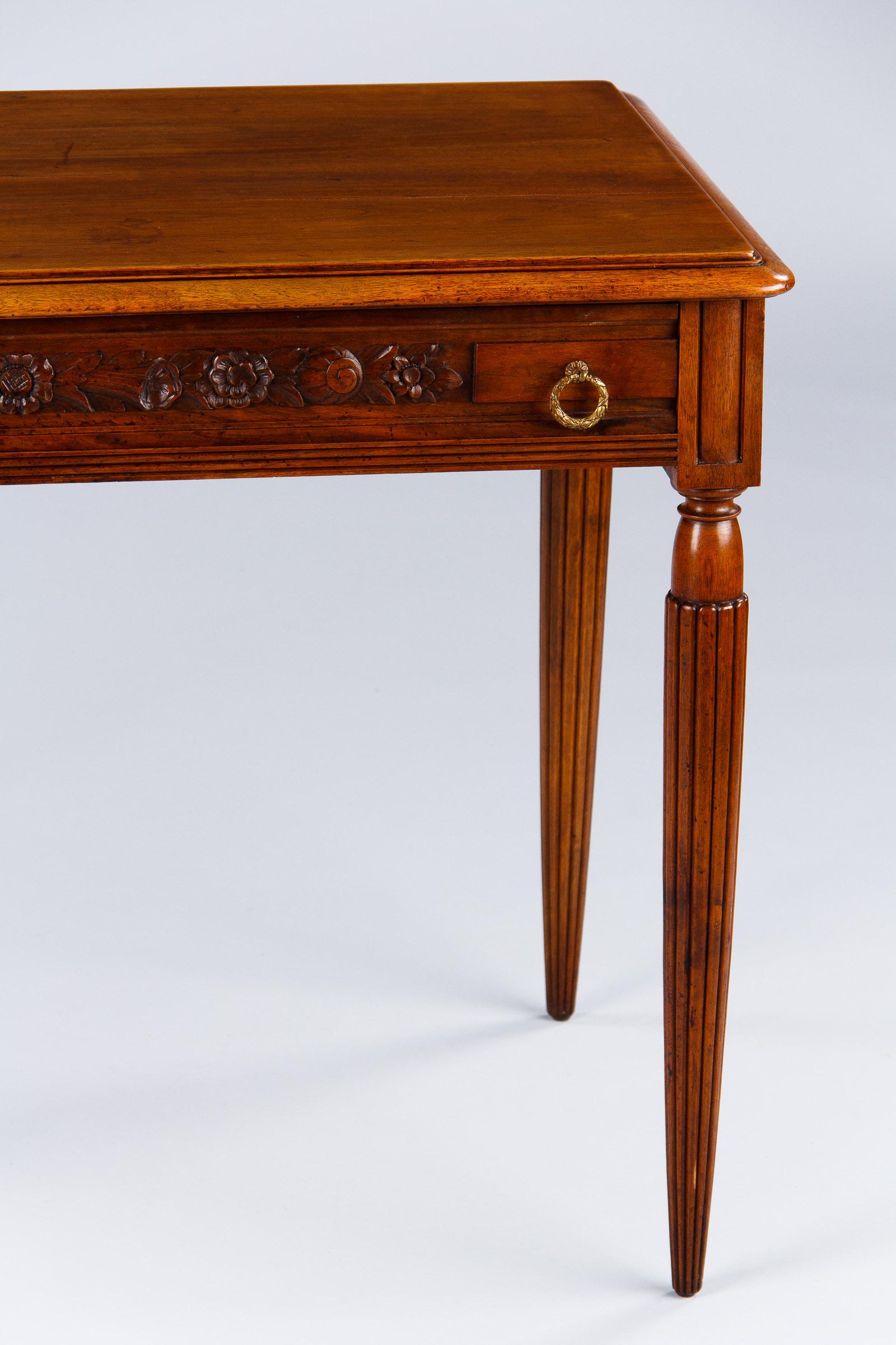 French Louis XVI Style Walnut Desk, Early 1900s 10