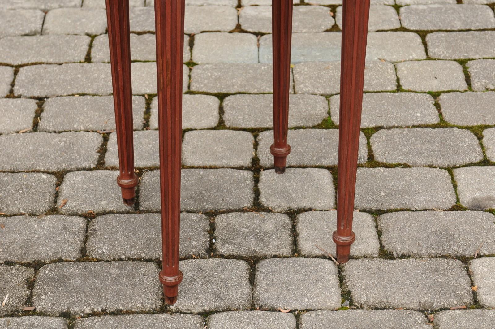 French Louis XVI Style Walnut Guéridon Table with Brass Gallery and Fluted Legs For Sale 5