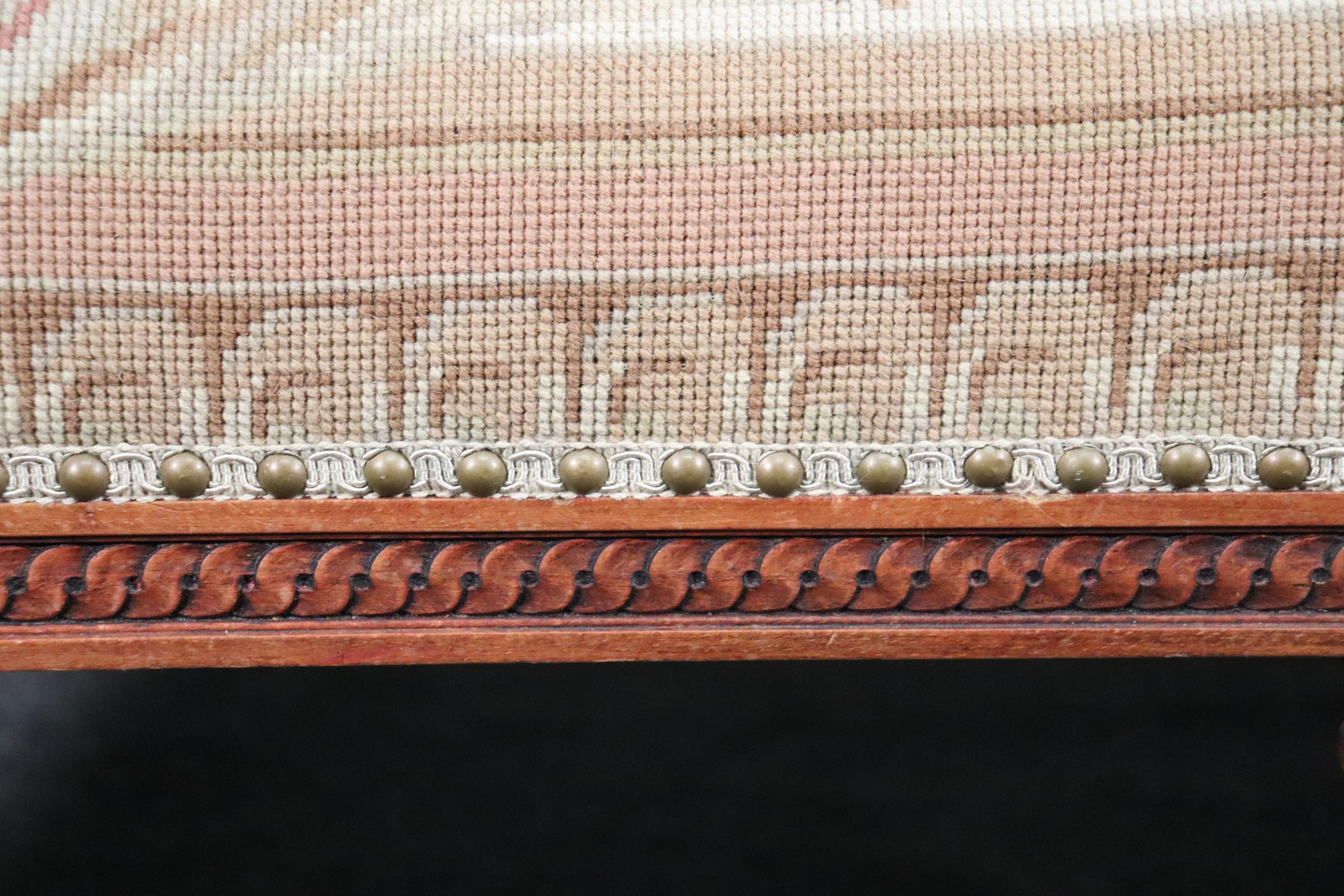 French Louis XVI Style Walnut Settee Canape with Tapestry Upholstery, circa 1930 4