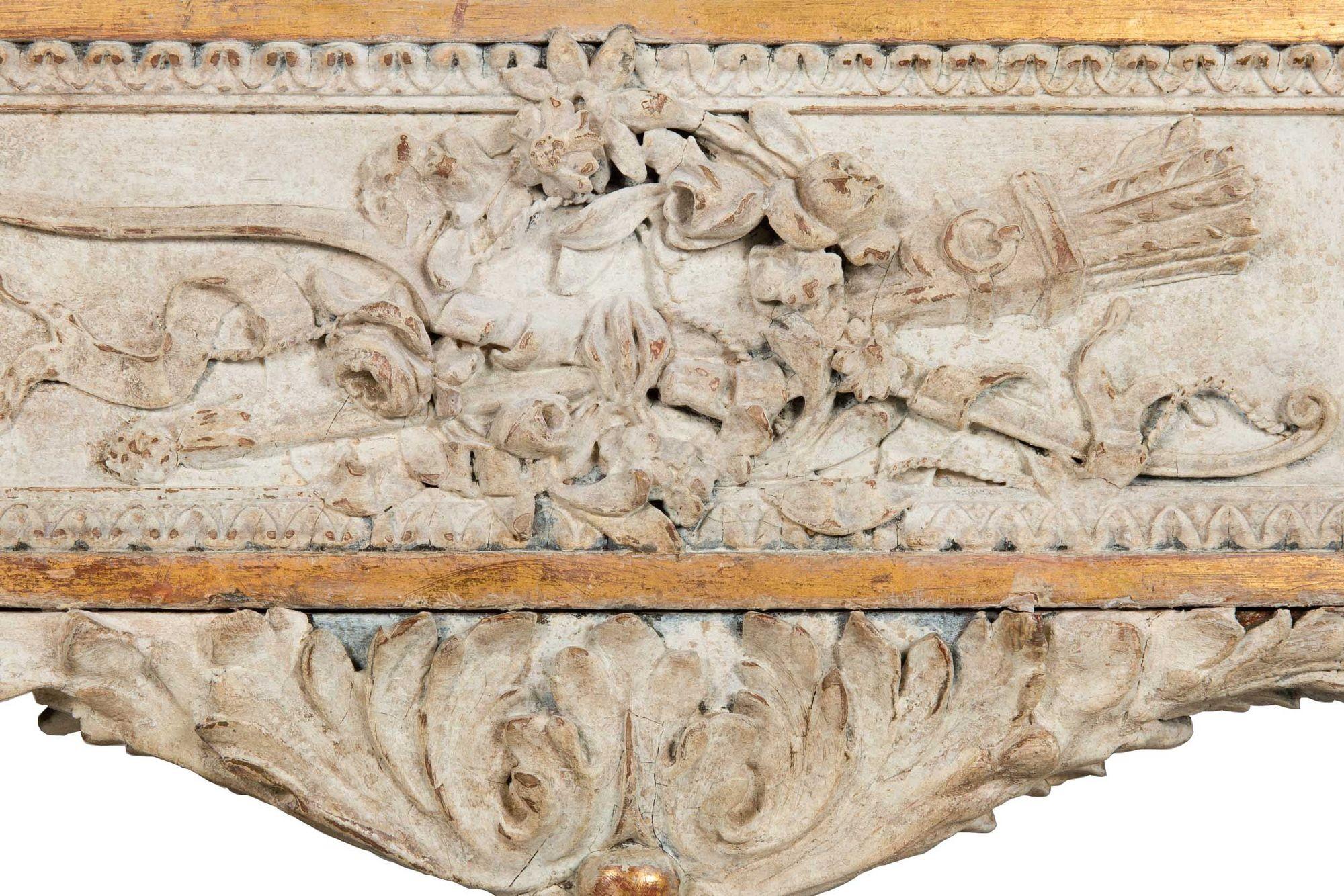 Mesa Consola Francesa Estilo Luis XVI Pintada de Blanco y Parcela Dorada de Mármol Violeta en venta 4