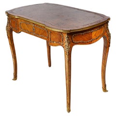 Mesa de escritorio francesa de estilo Luis XVI, hacia 1890