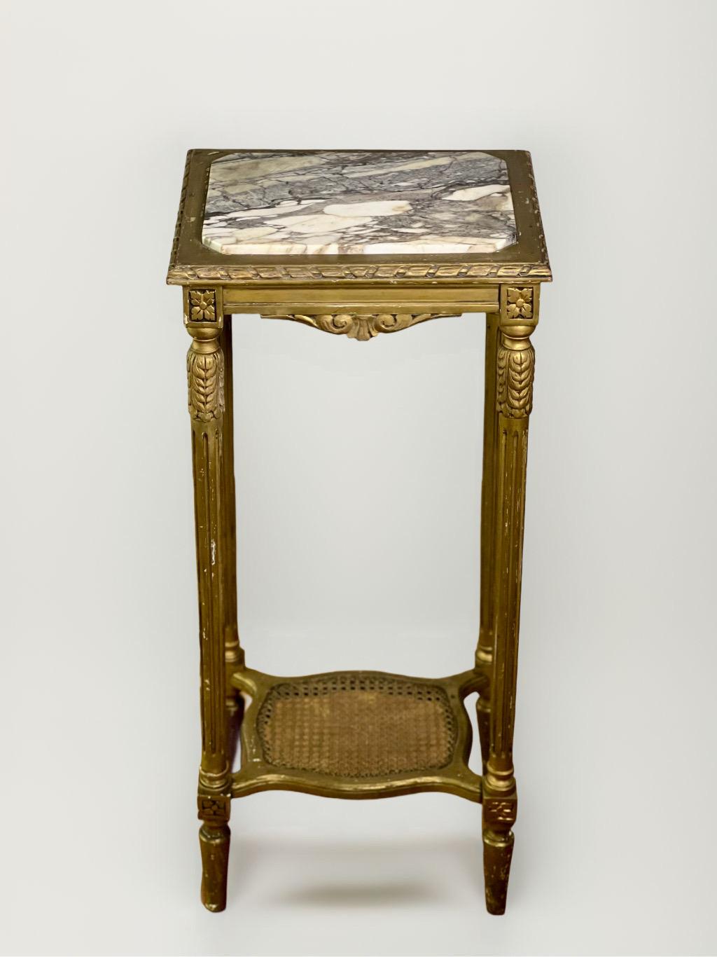 French Louis XVI Tall Carved Gilt Pedestal Stand with Marble Top In Good Condition For Sale In Doylestown, PA