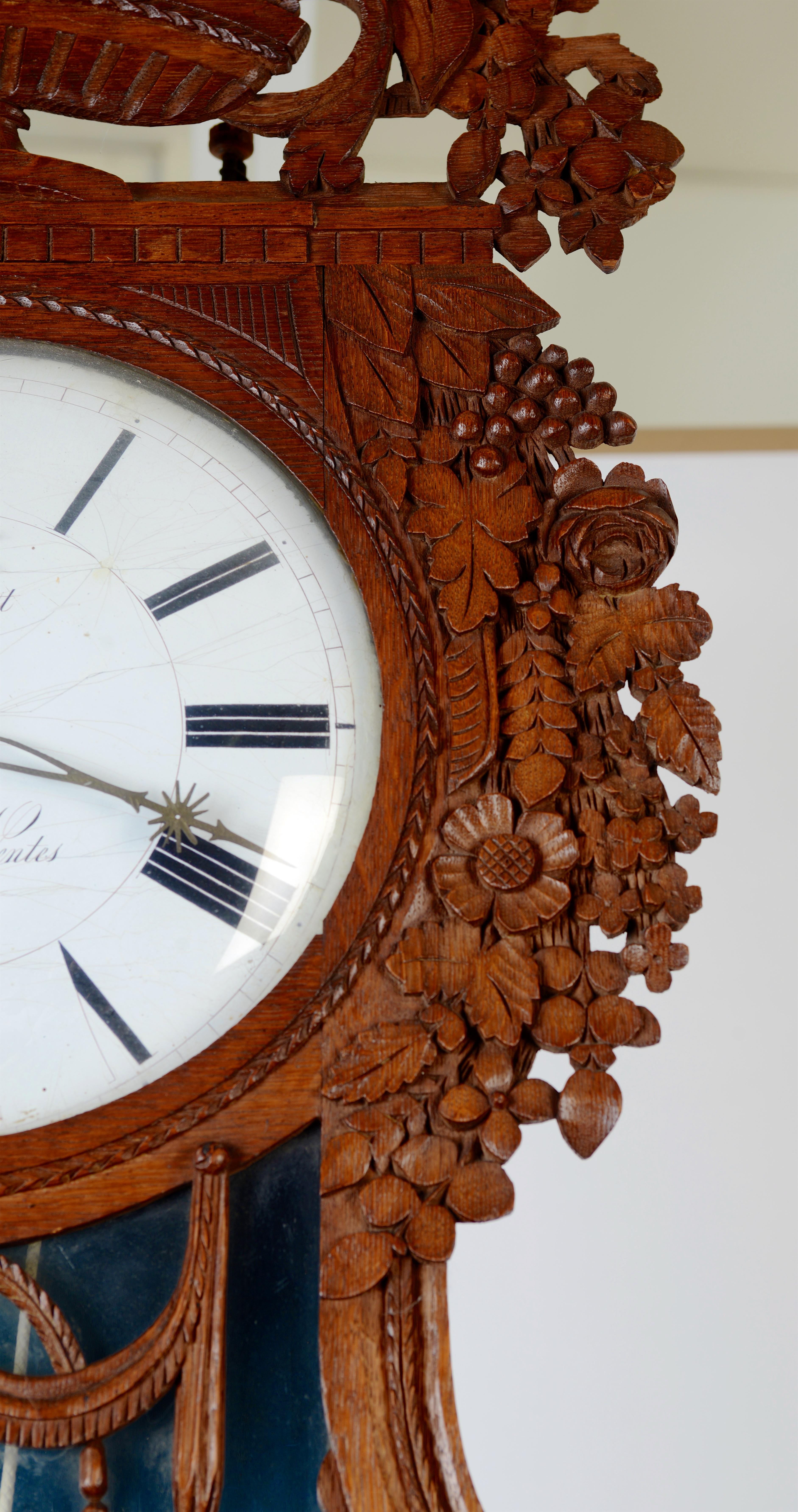 Chêne Horloge française à grand boîtier Louis XVI, C1800, également appelée St Nicolas-Clock en vente