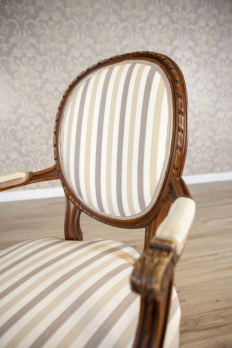 Sillón francés Luis XVI de nogal de principios del siglo XIX Tapicería en venta