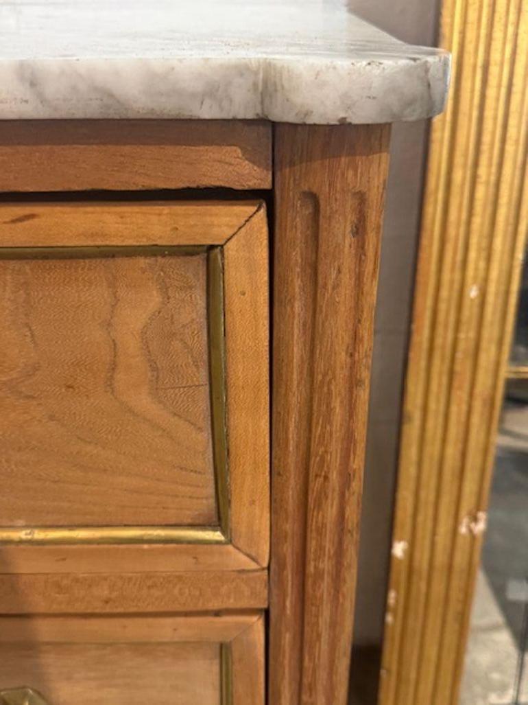 Arcón francés Luis XVI de nogal Mármol en venta