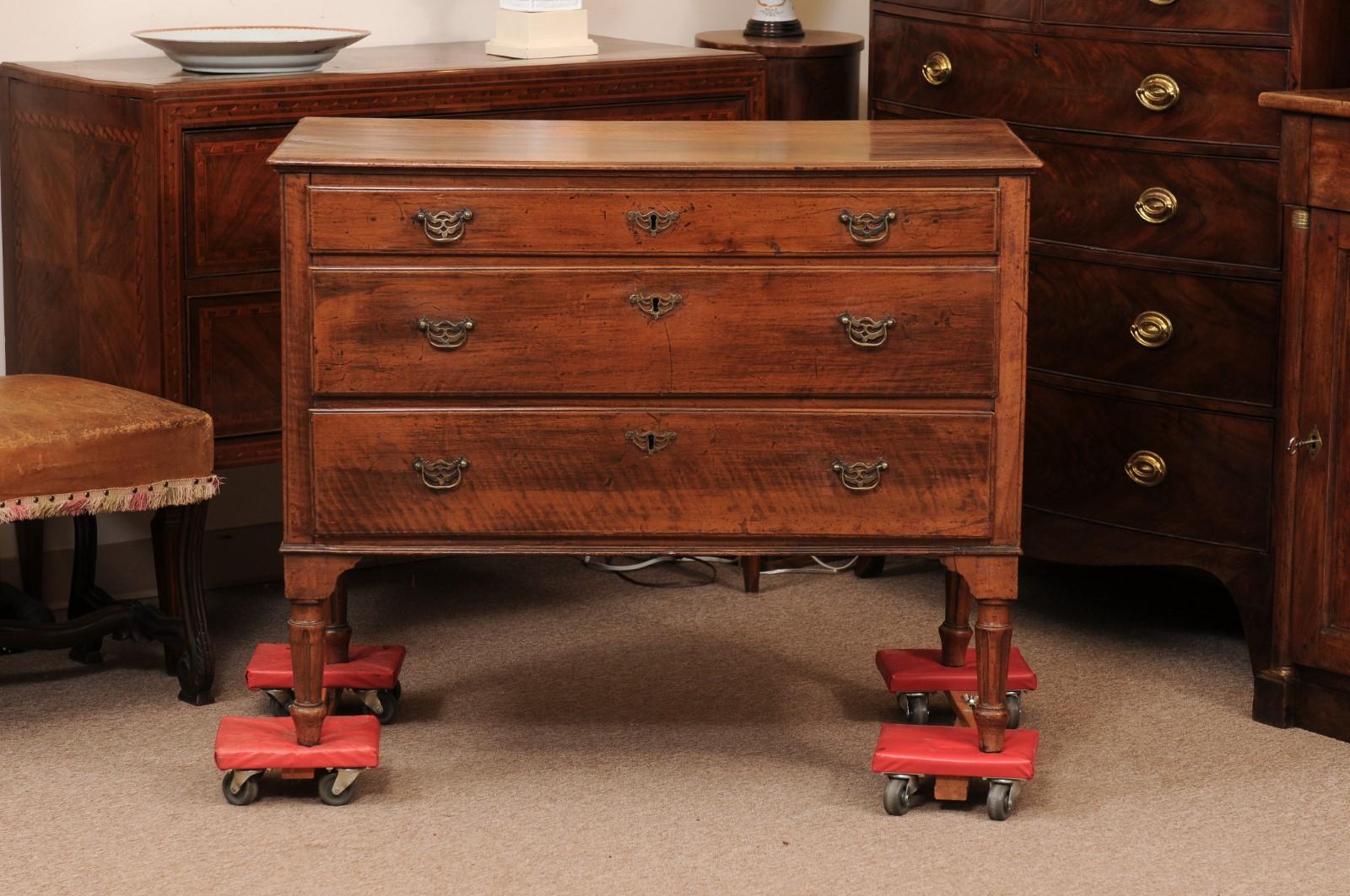 French Louis XVI Walnut Commode with 3 Drawers and Fluted Legs For Sale 7