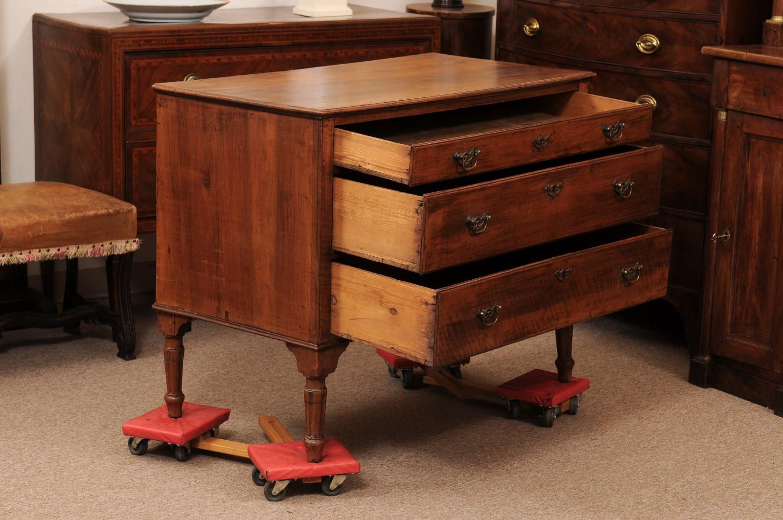 French Louis XVI Walnut Commode with 3 Drawers and Fluted Legs For Sale 10