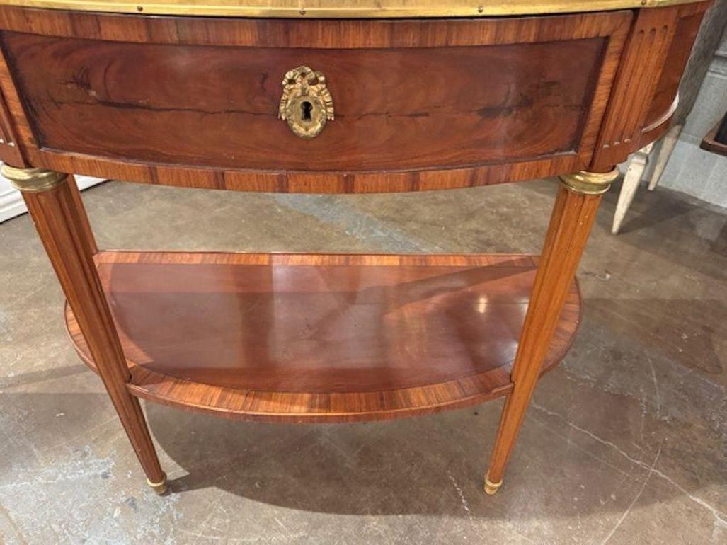 Console en noyer de style Louis XVI en vente 1