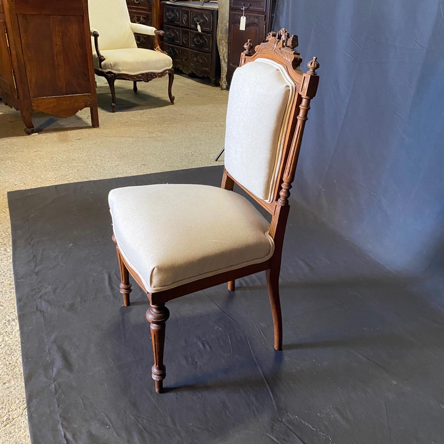 Ensemble de salon français Louis XVI avec canapé et deux chaises latérales en vente 5