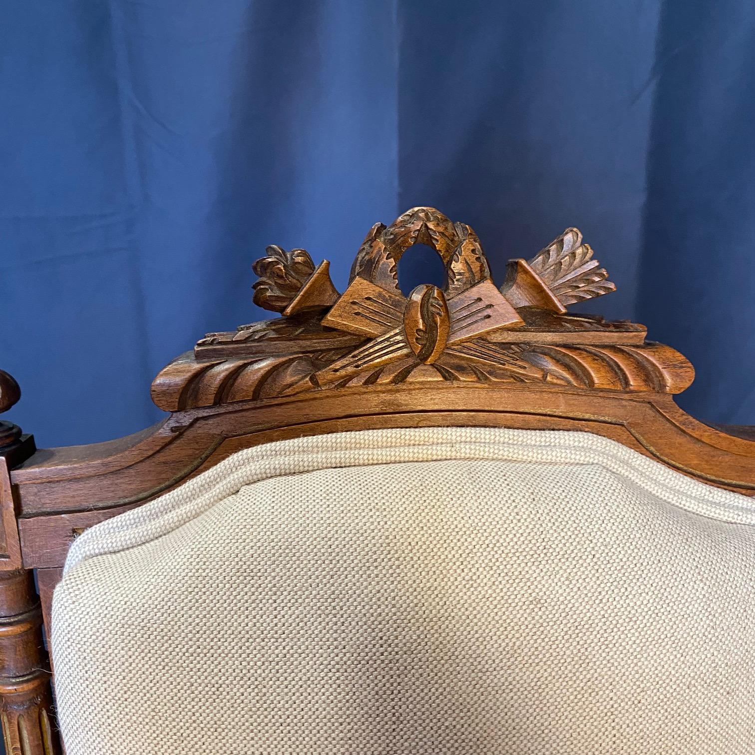 Ensemble de salon français Louis XVI avec canapé et deux chaises latérales en vente 7
