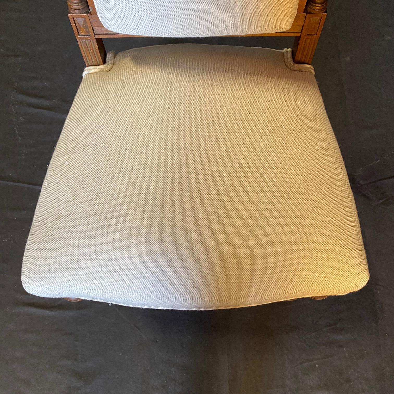 Ensemble de salon français Louis XVI avec canapé et deux chaises latérales en vente 10