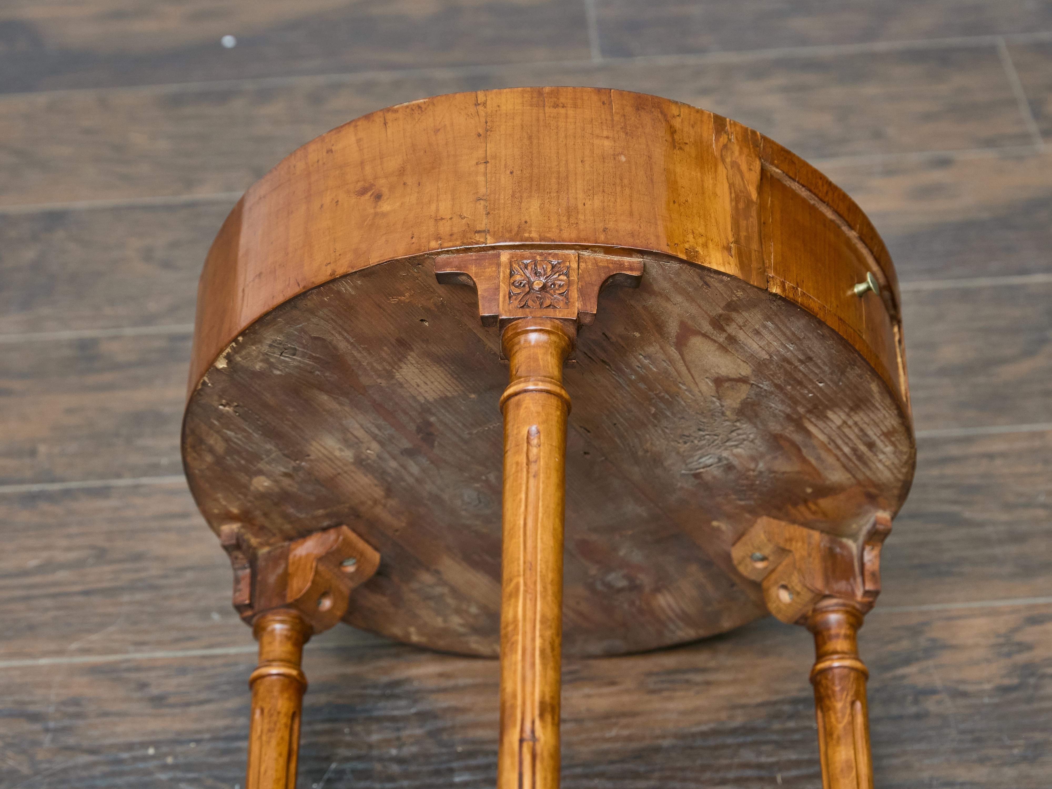 French Louis XVI Walnut Side Table with Single Drawer and Fluted Legs For Sale 7