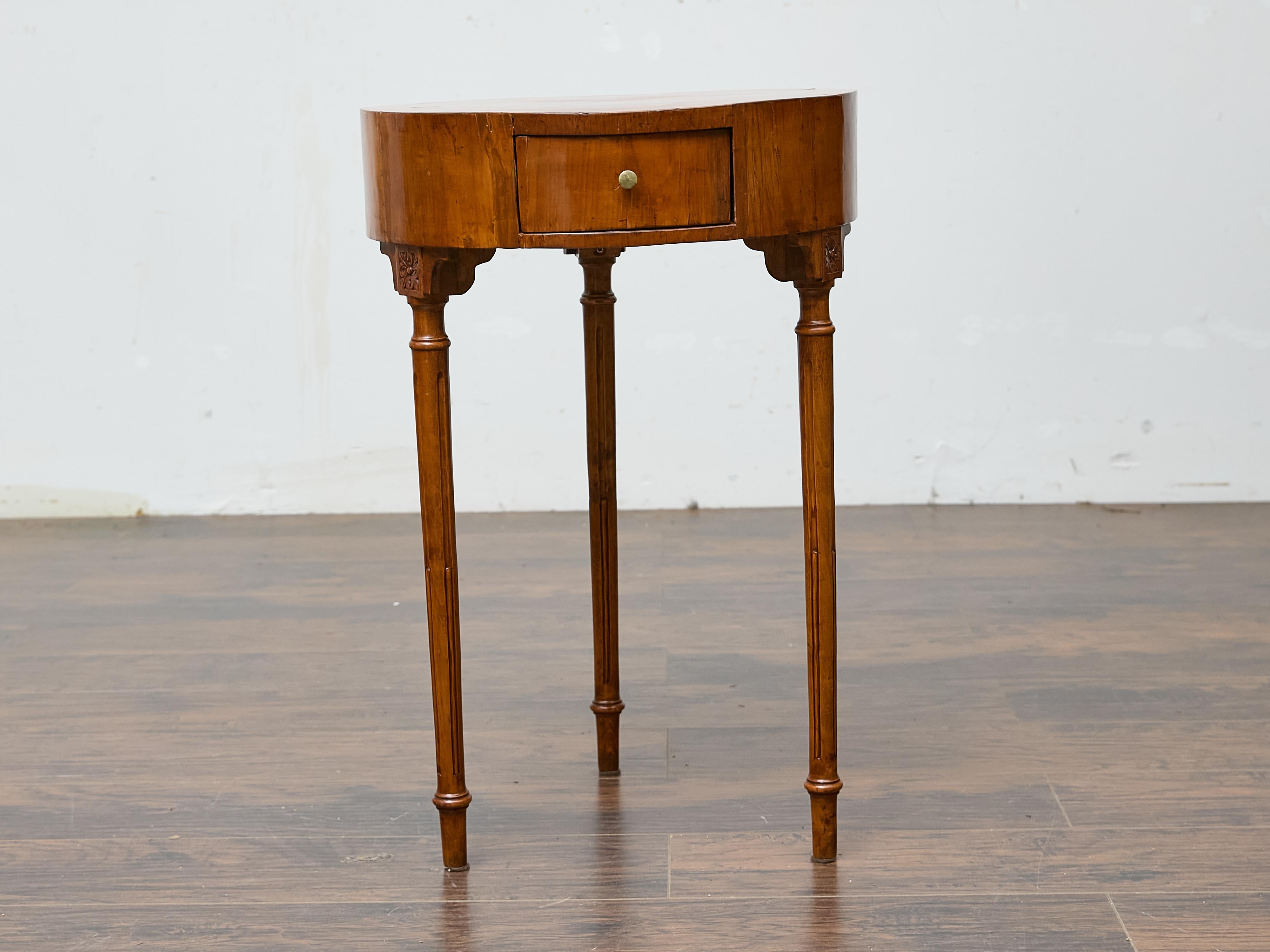 French Louis XVI Walnut Side Table with Single Drawer and Fluted Legs For Sale 3