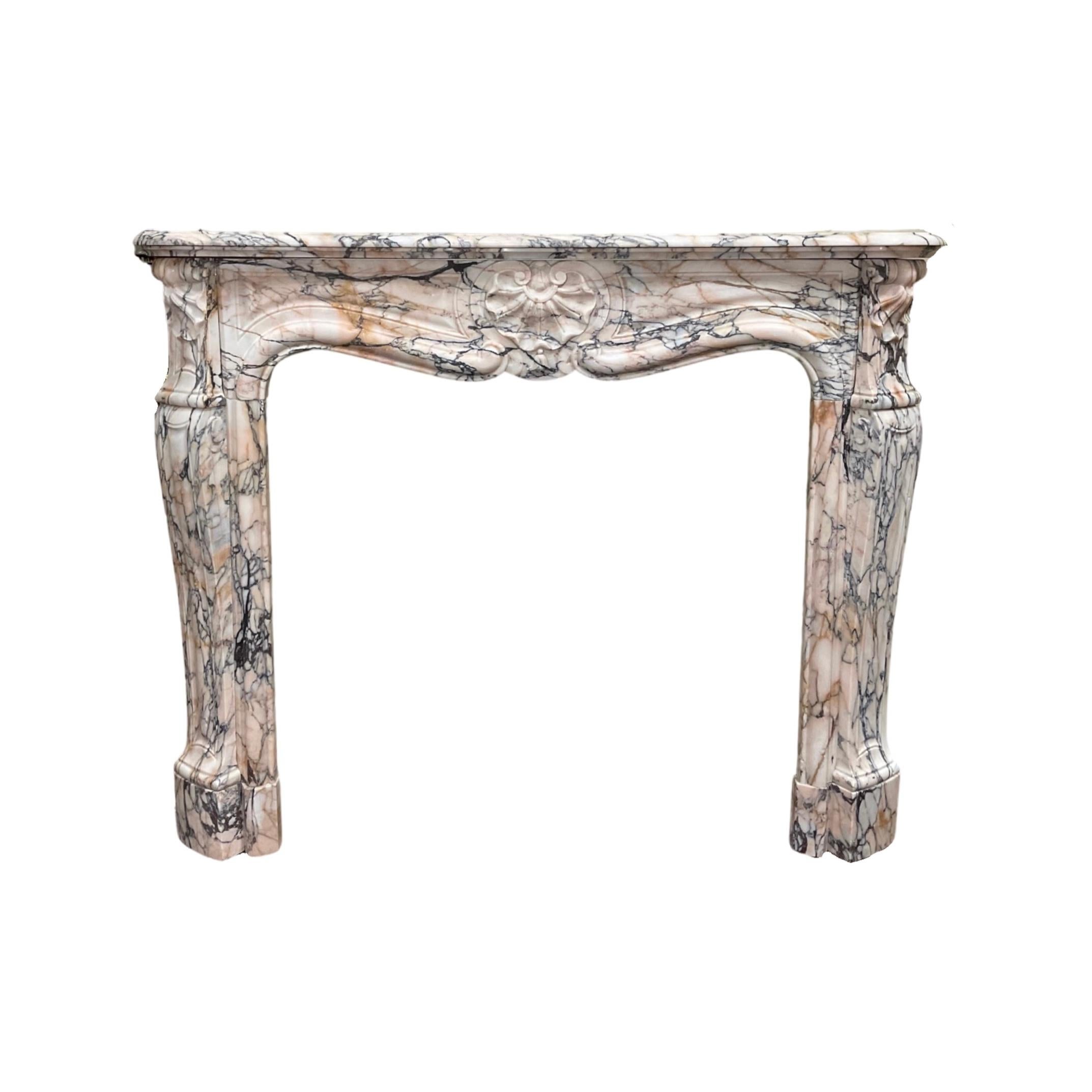 French Louis XVI White Marble Mantel In Good Condition For Sale In Dallas, TX