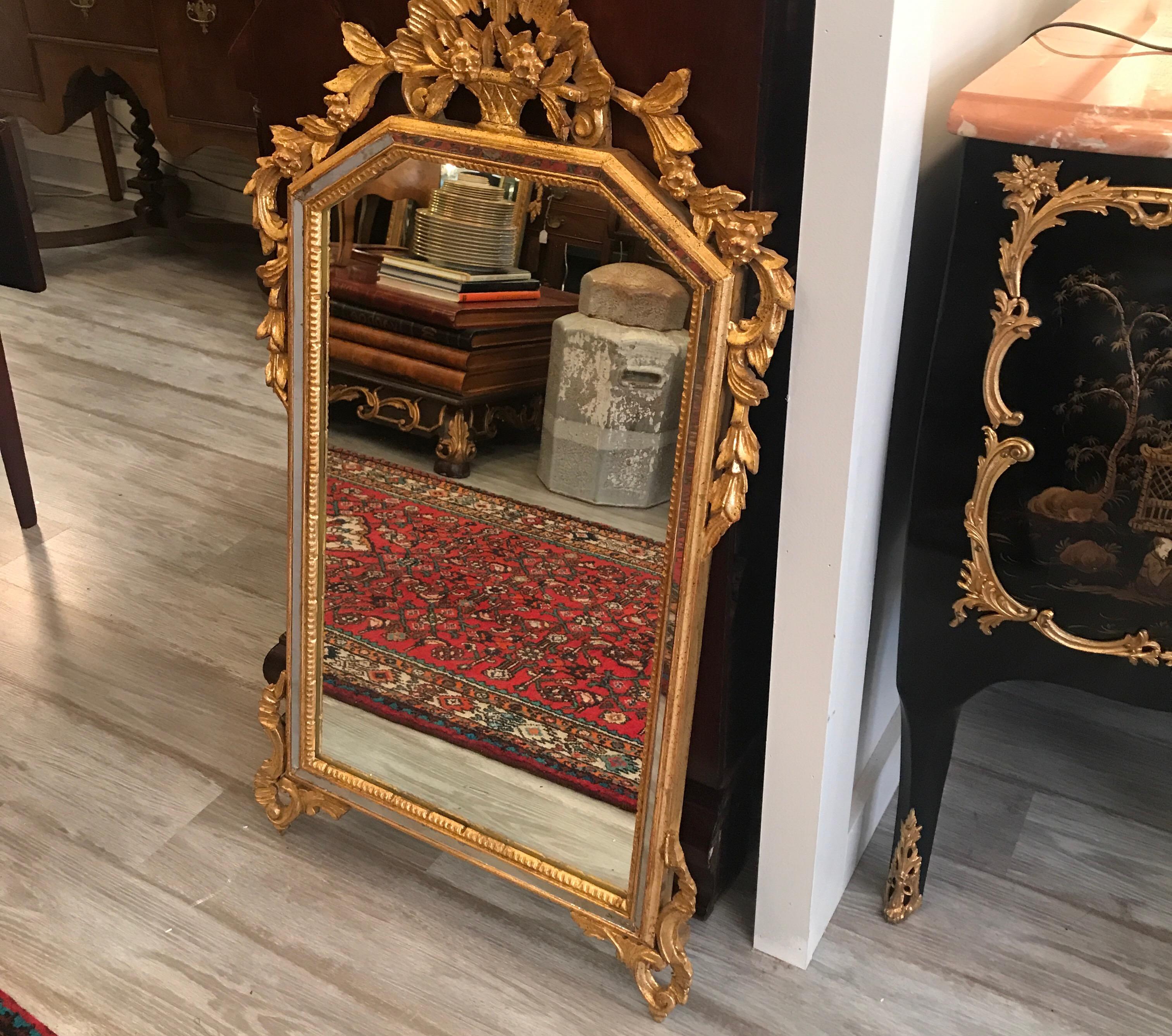 French Louis XV Style Giltwood Mirror In Good Condition In Lambertville, NJ