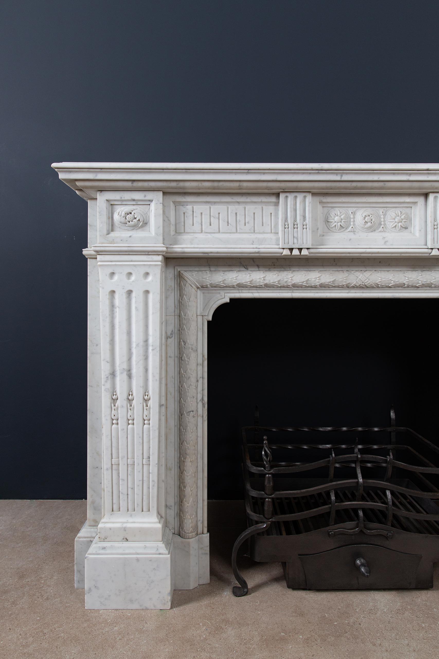 French Louise XV Style Carrara Marble Antique Circulation Fireplace For Sale 6