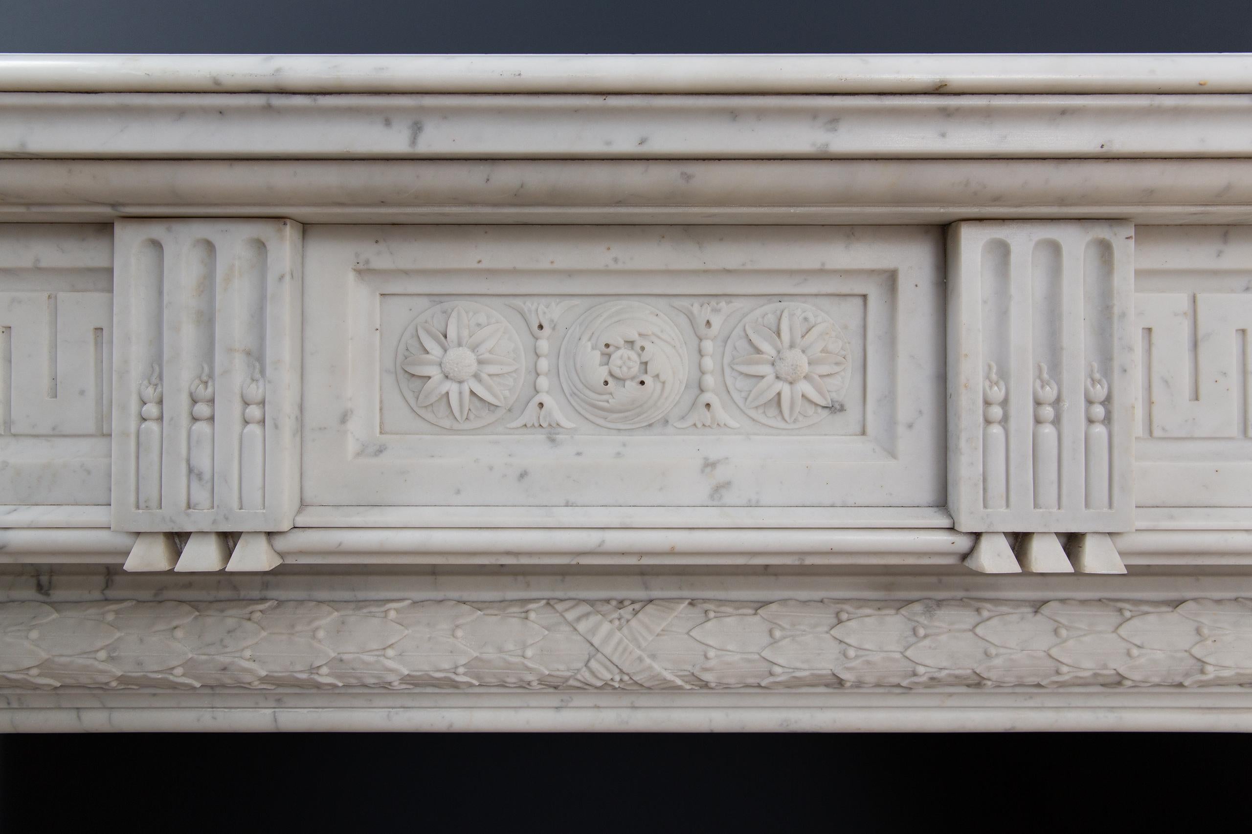 Louis XV French Louise XV Style Carrara Marble Antique Circulation Fireplace For Sale