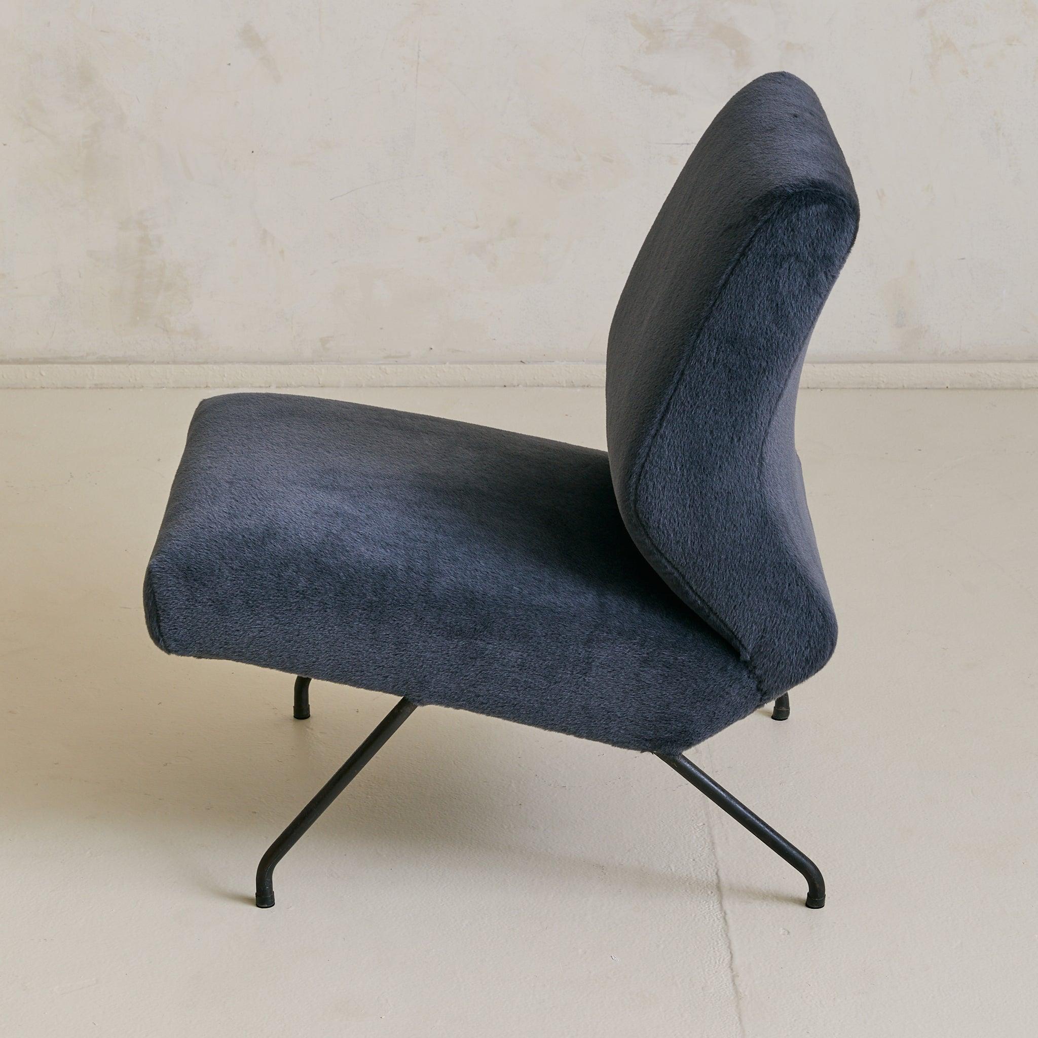 French Lounge Chair in Navy Alpaca Attributed to Dangles & Defrance, 1950s (Mitte des 20. Jahrhunderts) im Angebot