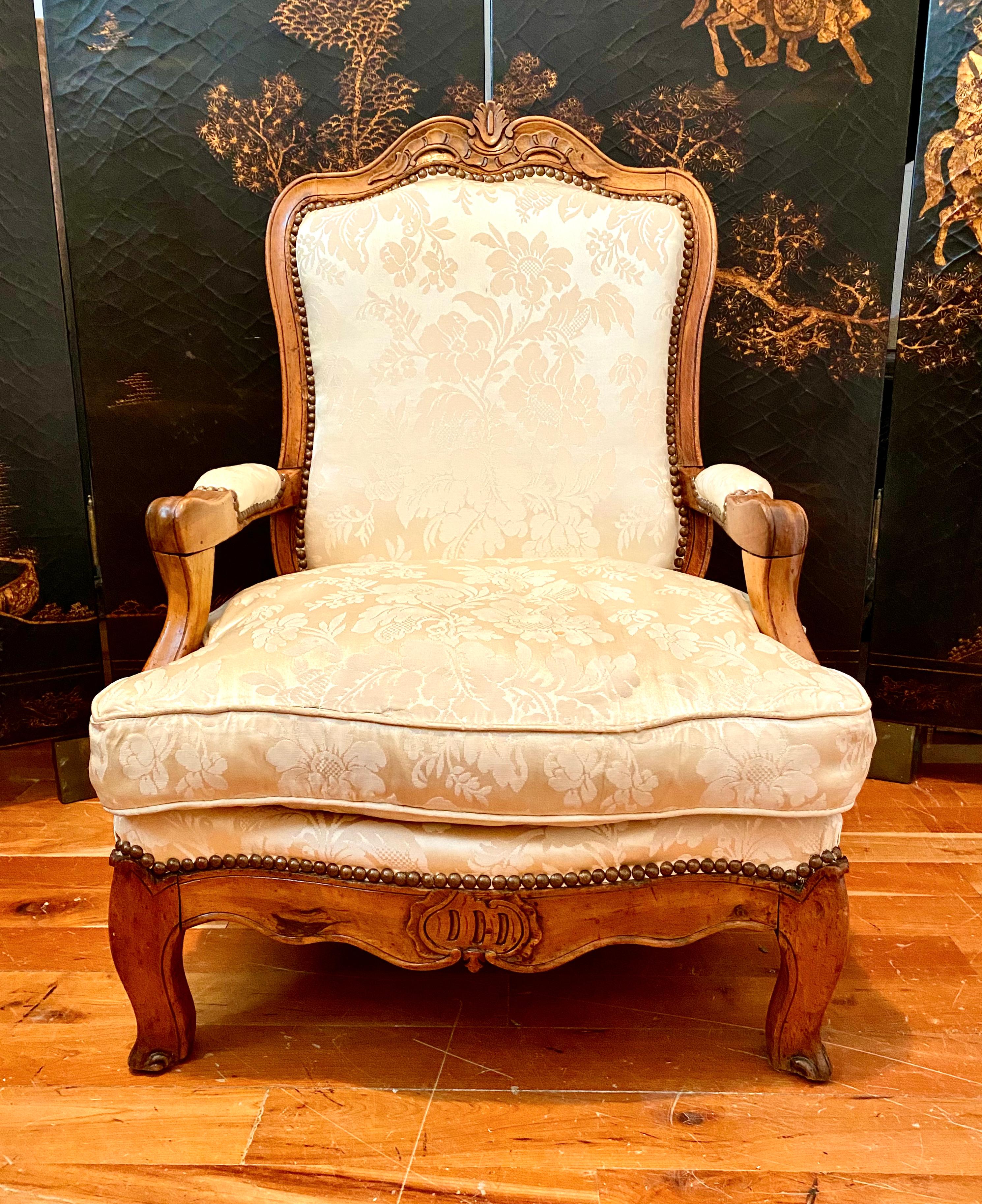 French low armchair, Louis XV Provençal, Fireside armchair known as a 