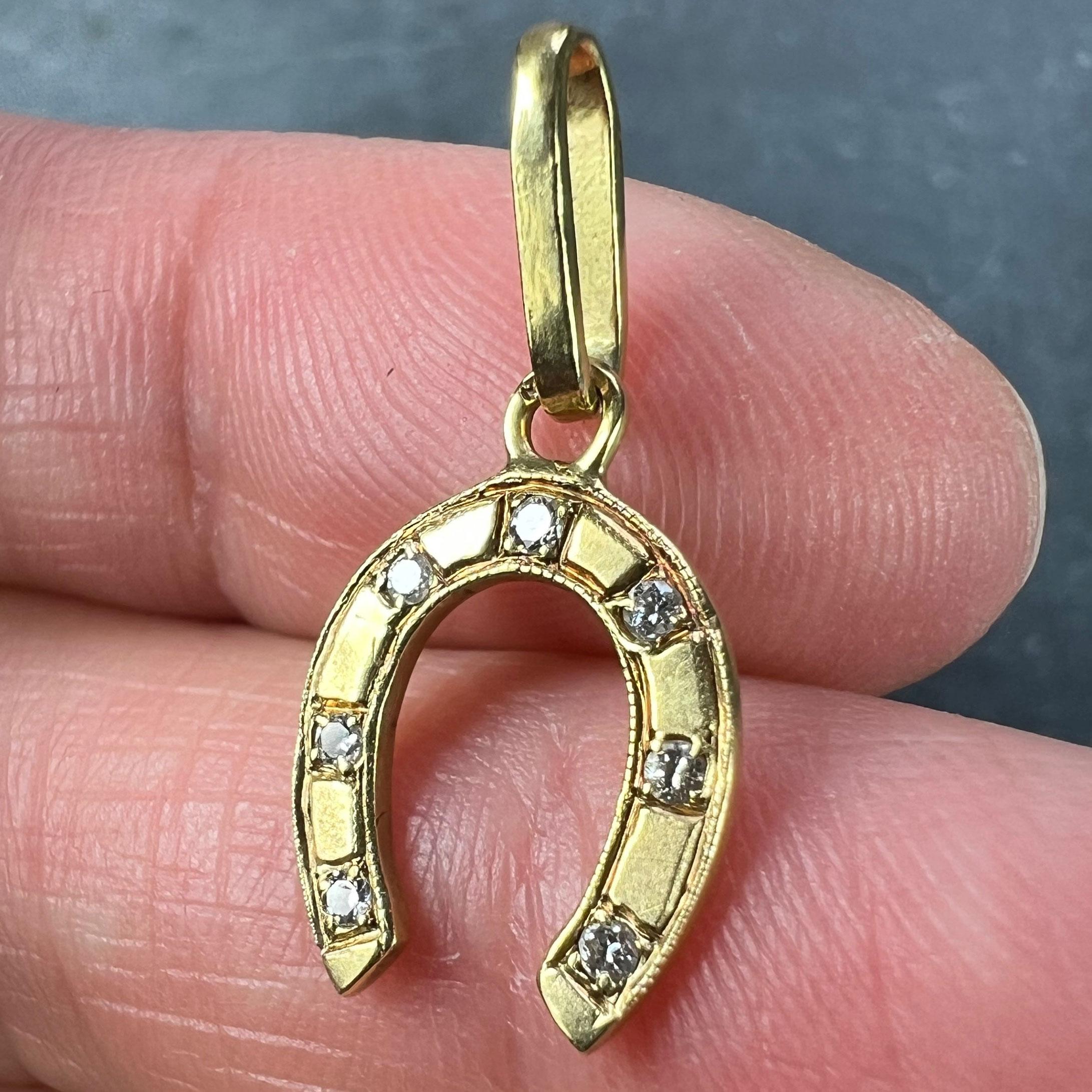 French Lucky Horseshoe 18K Yellow Gold Seven Diamond Charm Pendant For Sale 1