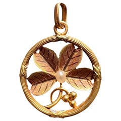 Pendentif breloque français Lucky Shamrock trèfle à quatre feuilles en or jaune 18 carats et perles