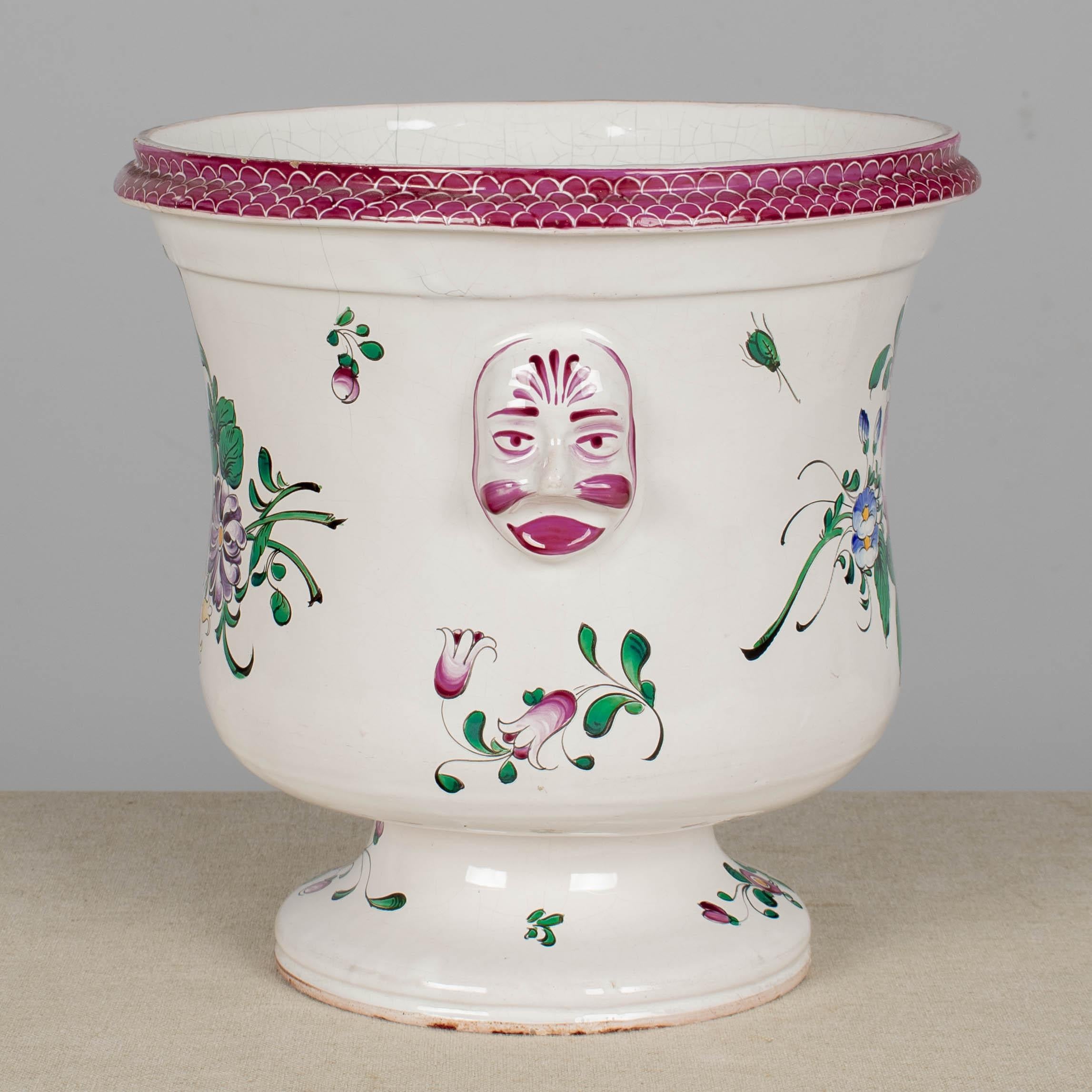 Céramique Pot à caches en faïence de Lunéville Saint Clément en vente