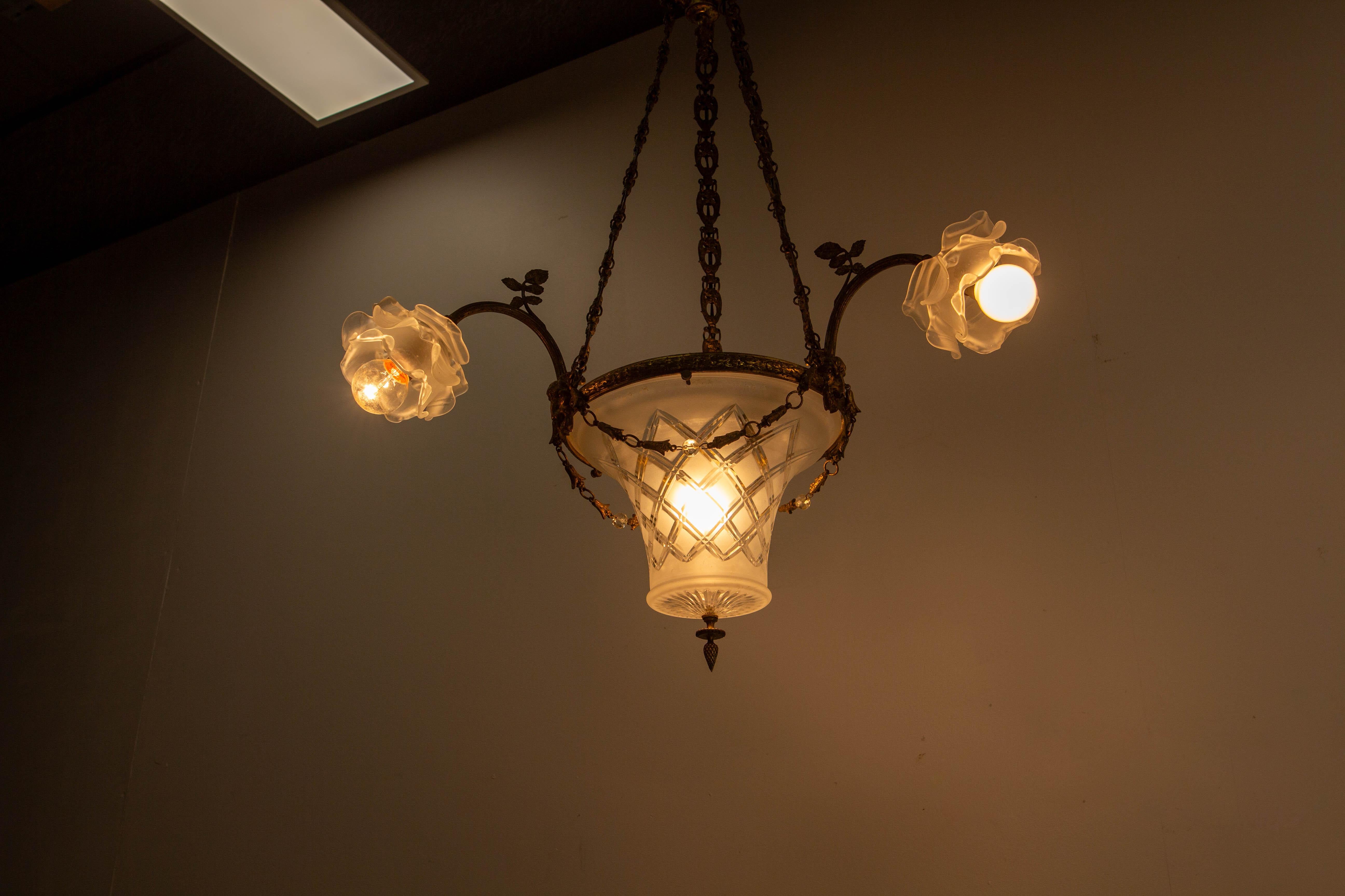 French Lustre Brass & Frozen Glass Ceiling Pendant Chandelier circa 1910 In Good Condition For Sale In Labrit, Landes