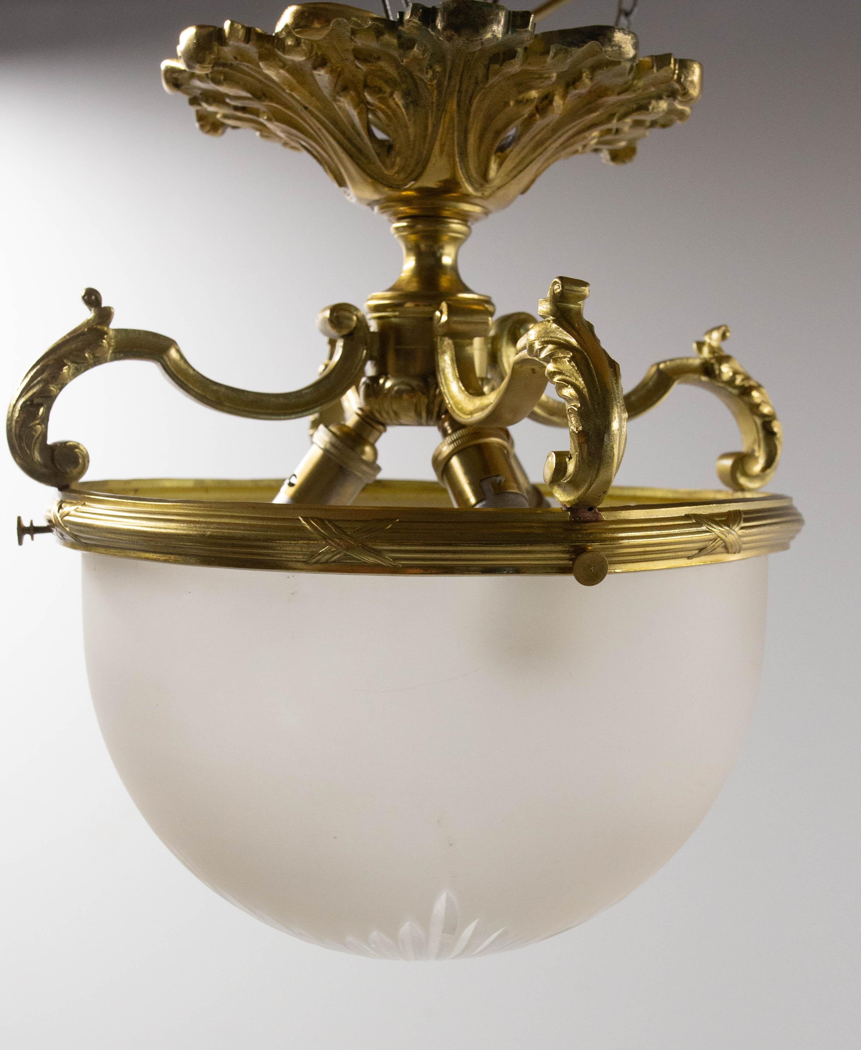 French Lustre Frozen Glass & Brass Ceiling Pendant Classical St, 20th Mid-C  For Sale 2
