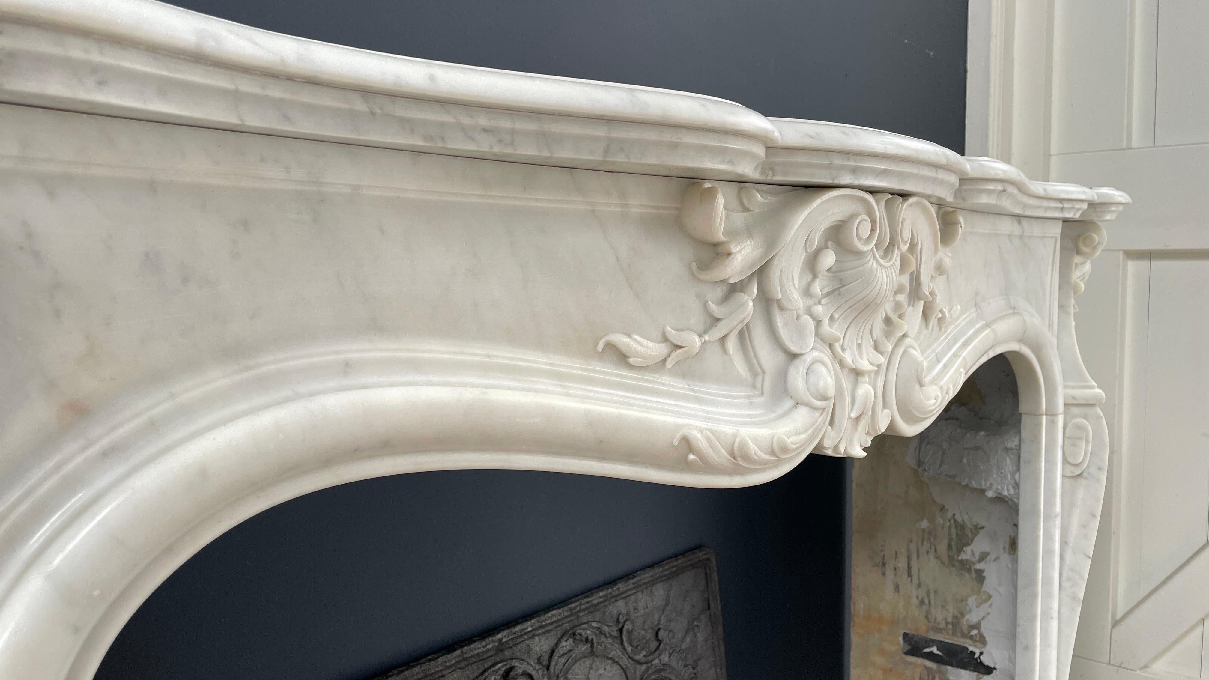 French Luxury Antique Carrara Marble Half Circulation Fireplace For Sale 6