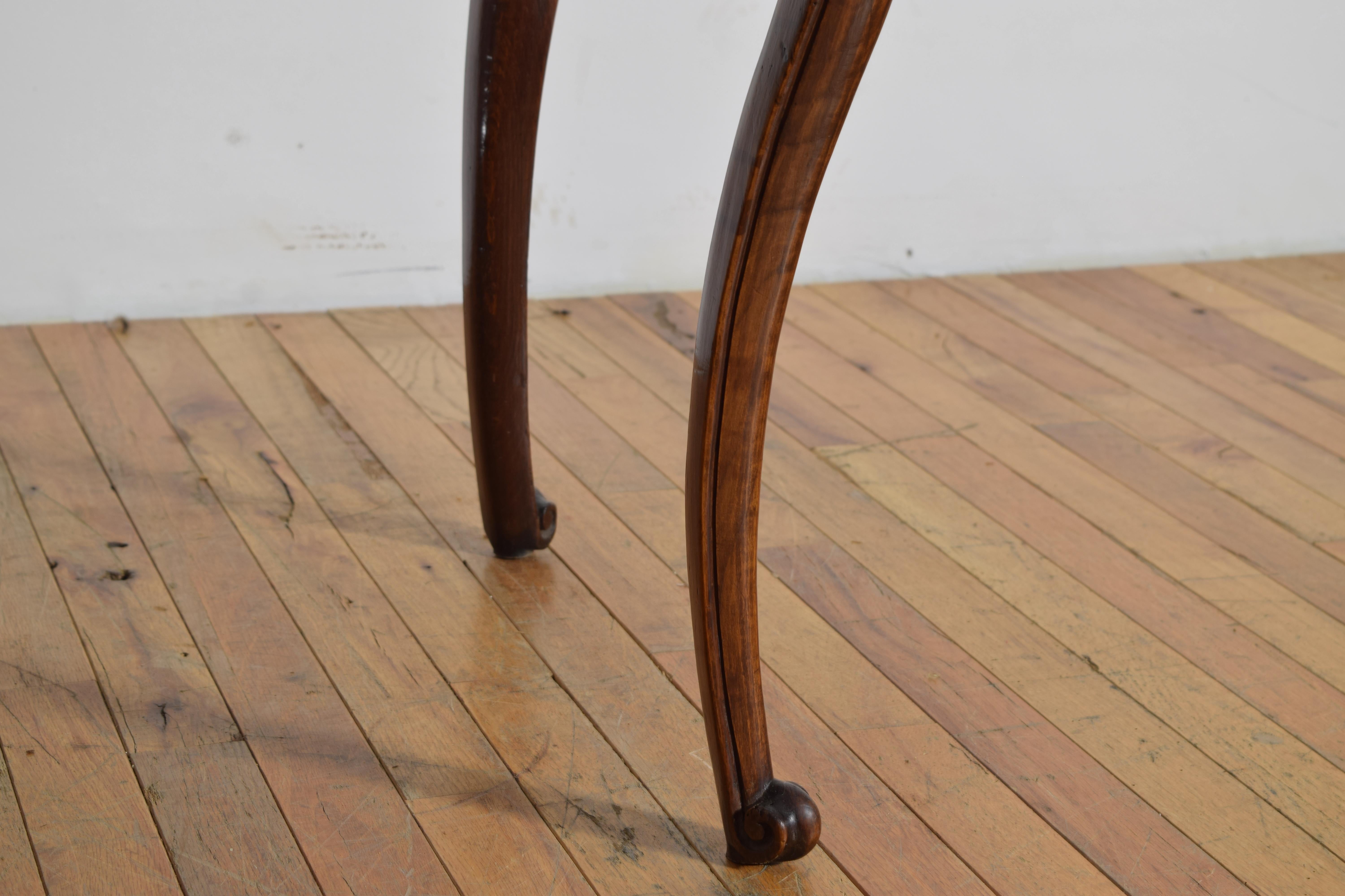 French LXV Period Walnut 1-Drawer Table, Curved Gallery Edge, mid 18th century For Sale 5