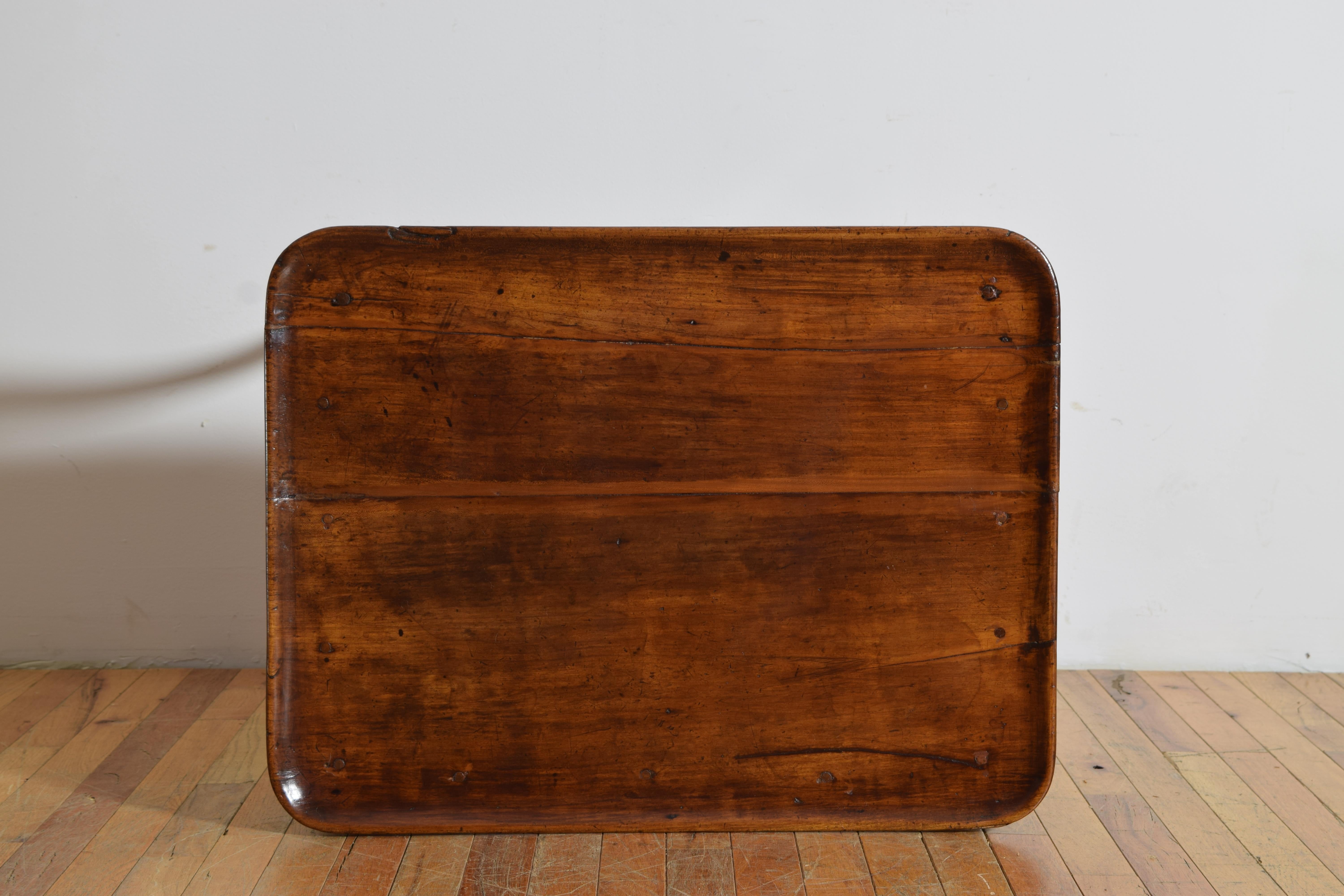 French LXV Period Walnut 1-Drawer Table, Curved Gallery Edge, mid 18th century For Sale 6