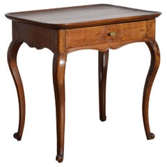 Französischer 1-Schubladen-Tisch aus Nussbaum der LXV-Periode, geschwungene Galeriekante, Mitte 18.