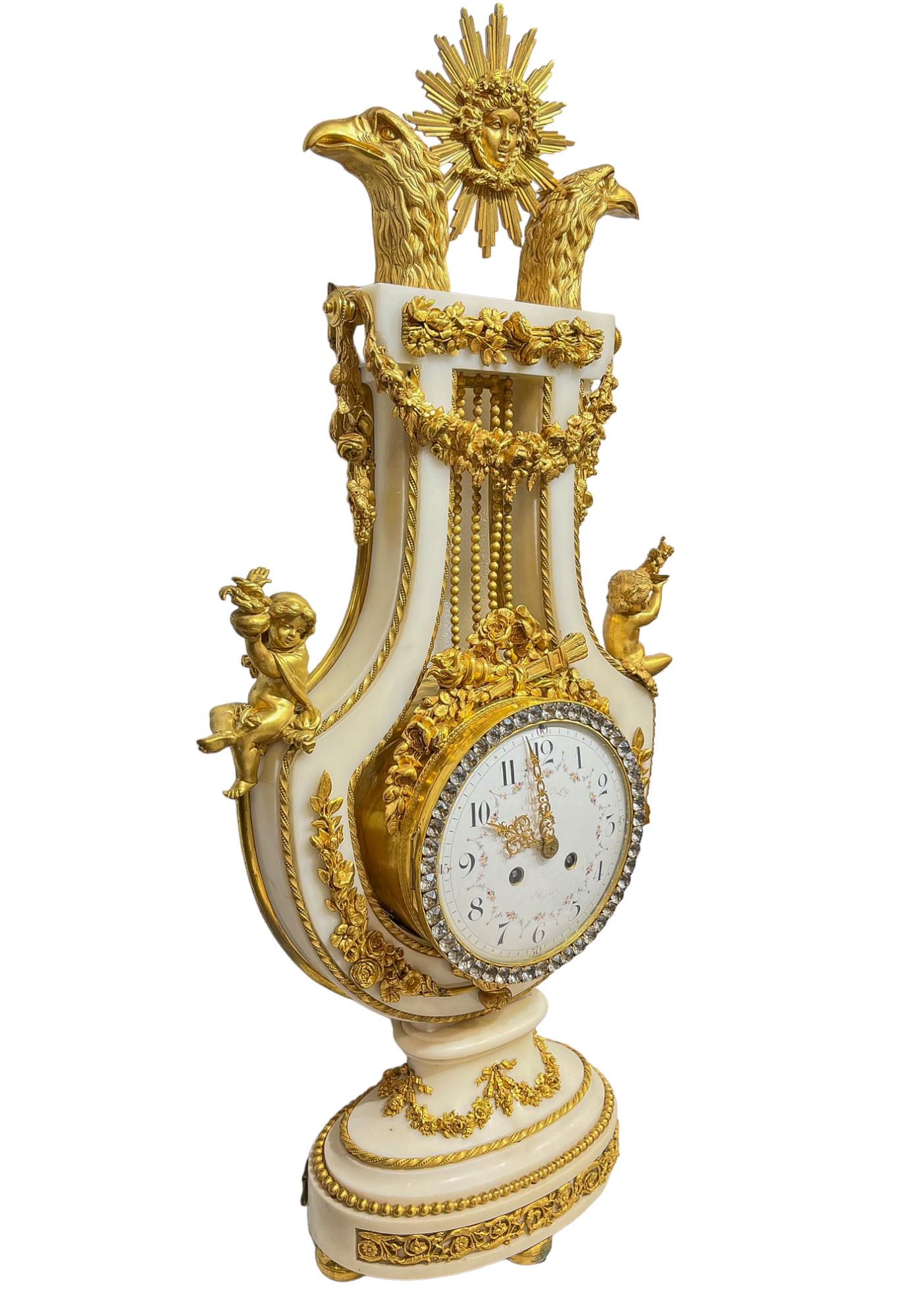 Französische Leier-Uhr aus Marmor, Goldbronze und geschliffenem Glas im Zustand „Gut“ im Angebot in New York, NY