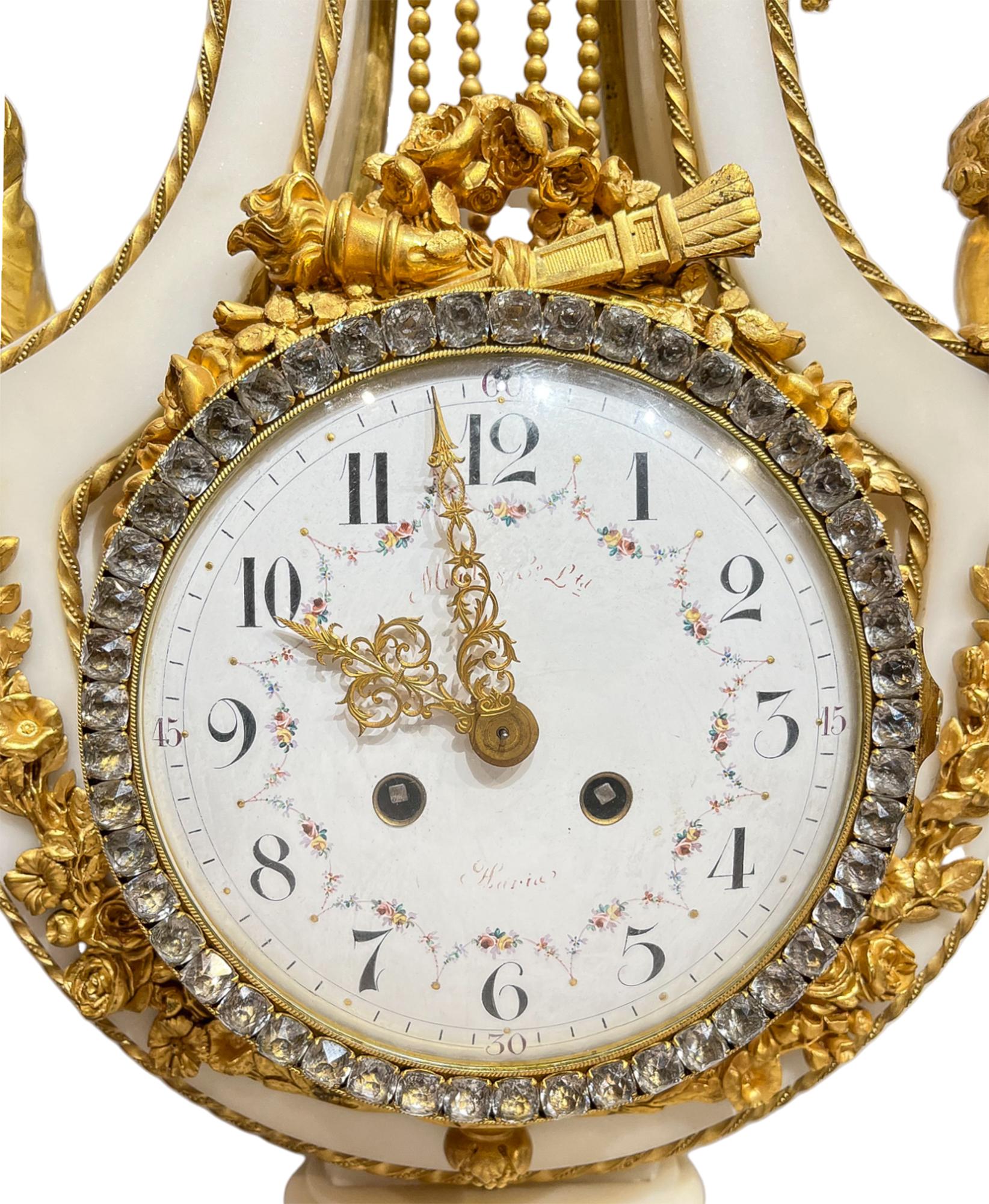 Französische Leier-Uhr aus Marmor, Goldbronze und geschliffenem Glas (19. Jahrhundert) im Angebot