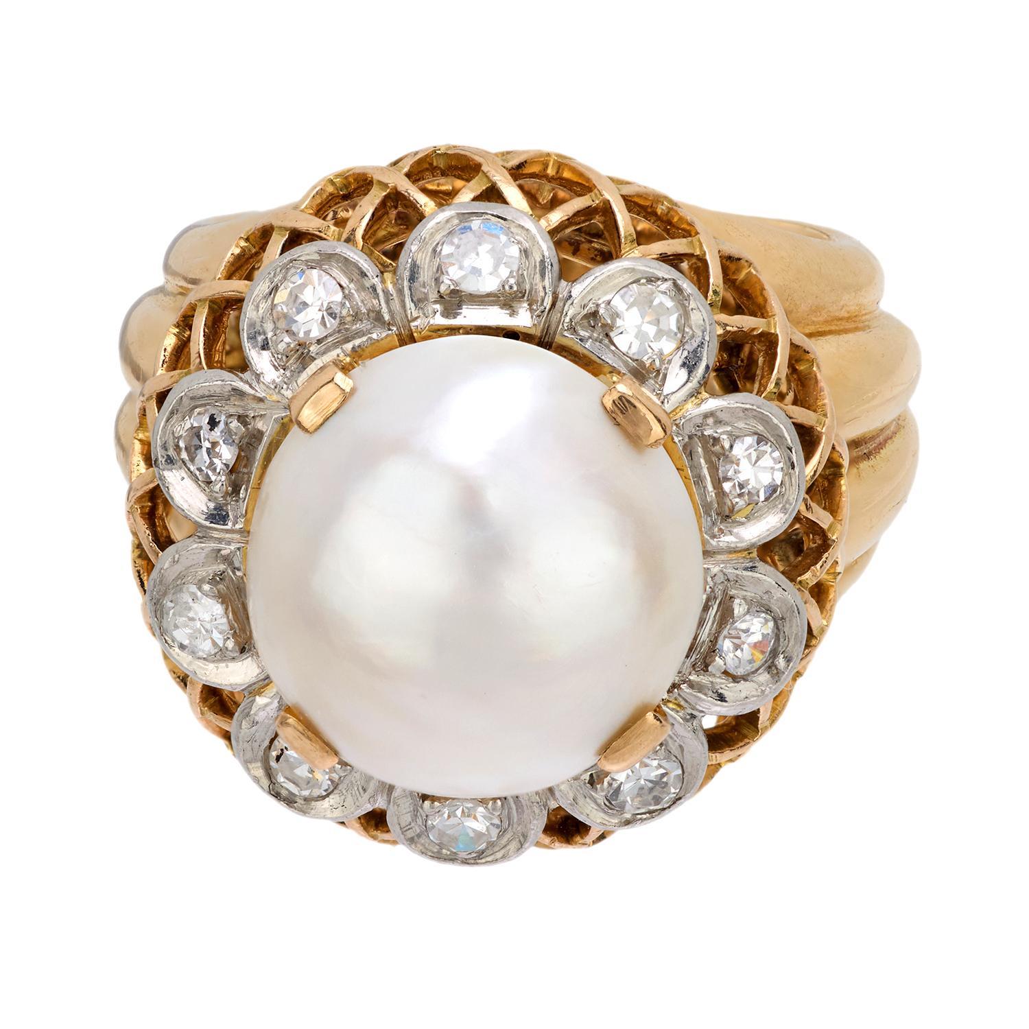 French Mabé pearl diamond 18k yellow gold cocktail ring In Good Condition For Sale In Beverly Hills, CA
