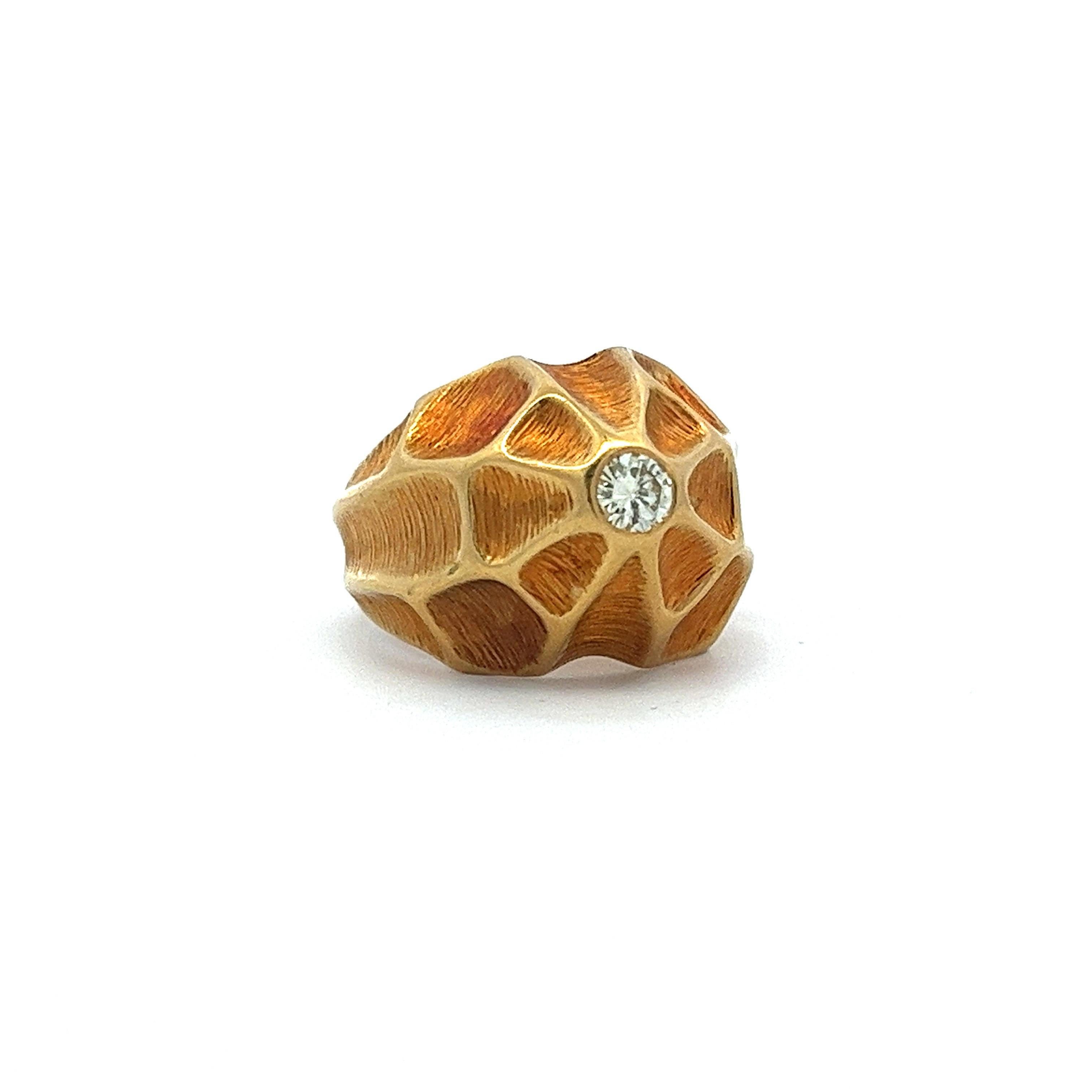Vintage Modernist Webbed 18 Karat Yellow Gold Dome Diamond Ring  In Good Condition In Fairfield, CT