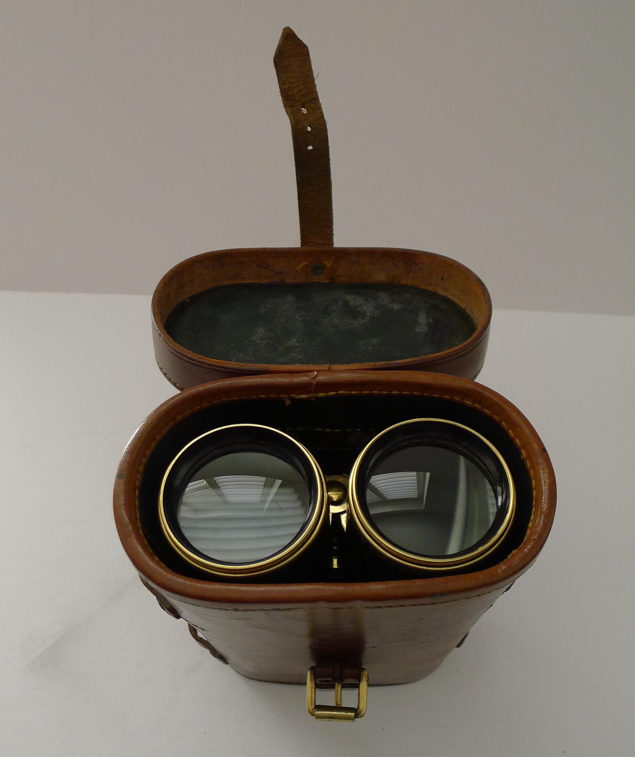 French Made WW1 Binoculars for British Military Issue, c.1917 2