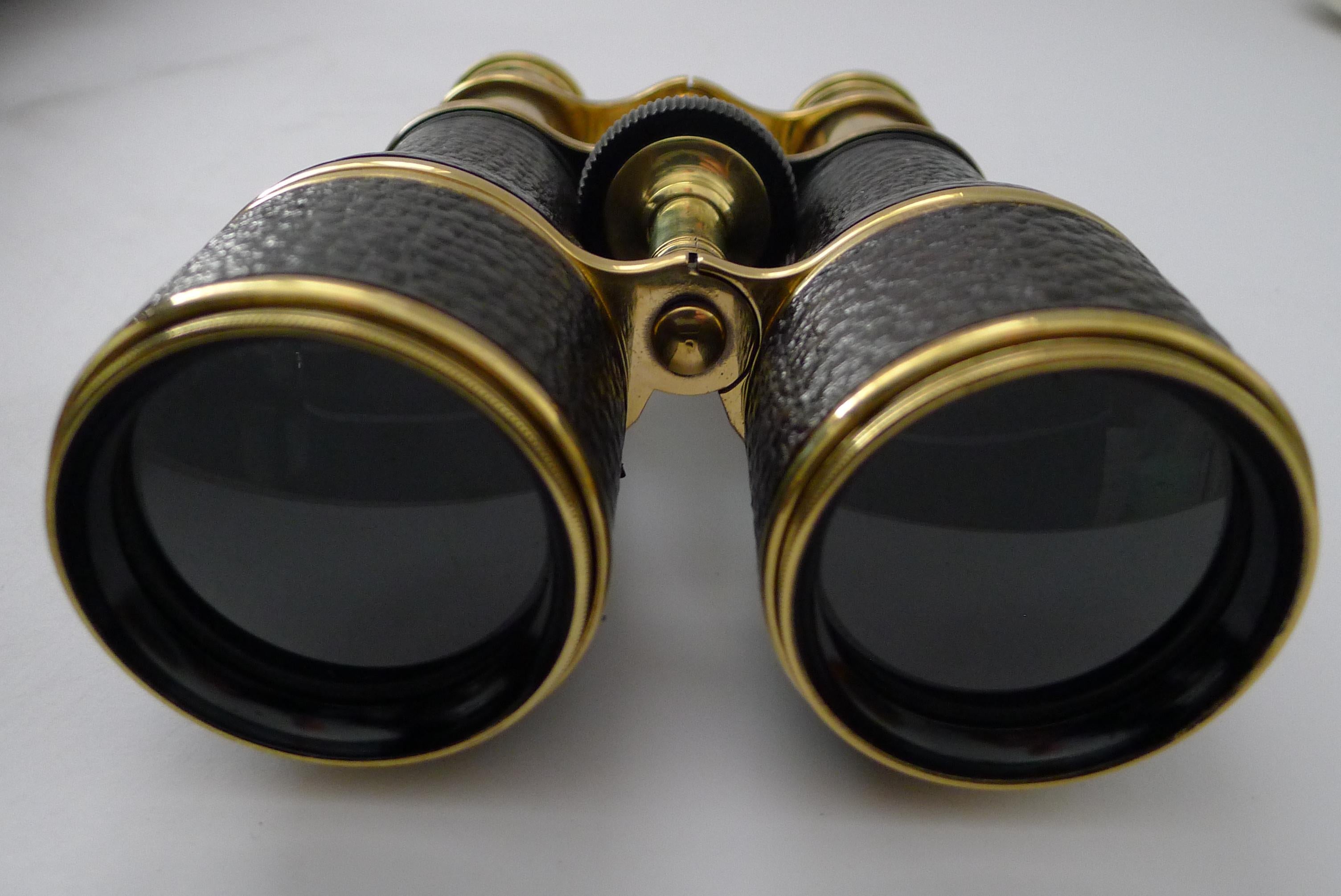 A wonderful pair of fully refurbished French made binoculars, stamped M G (Ministere de la Guerre) and signed by the famous maker, Colmont of Paris.

The brass has been meticulously professionally polished, a winning combination with the cognac
