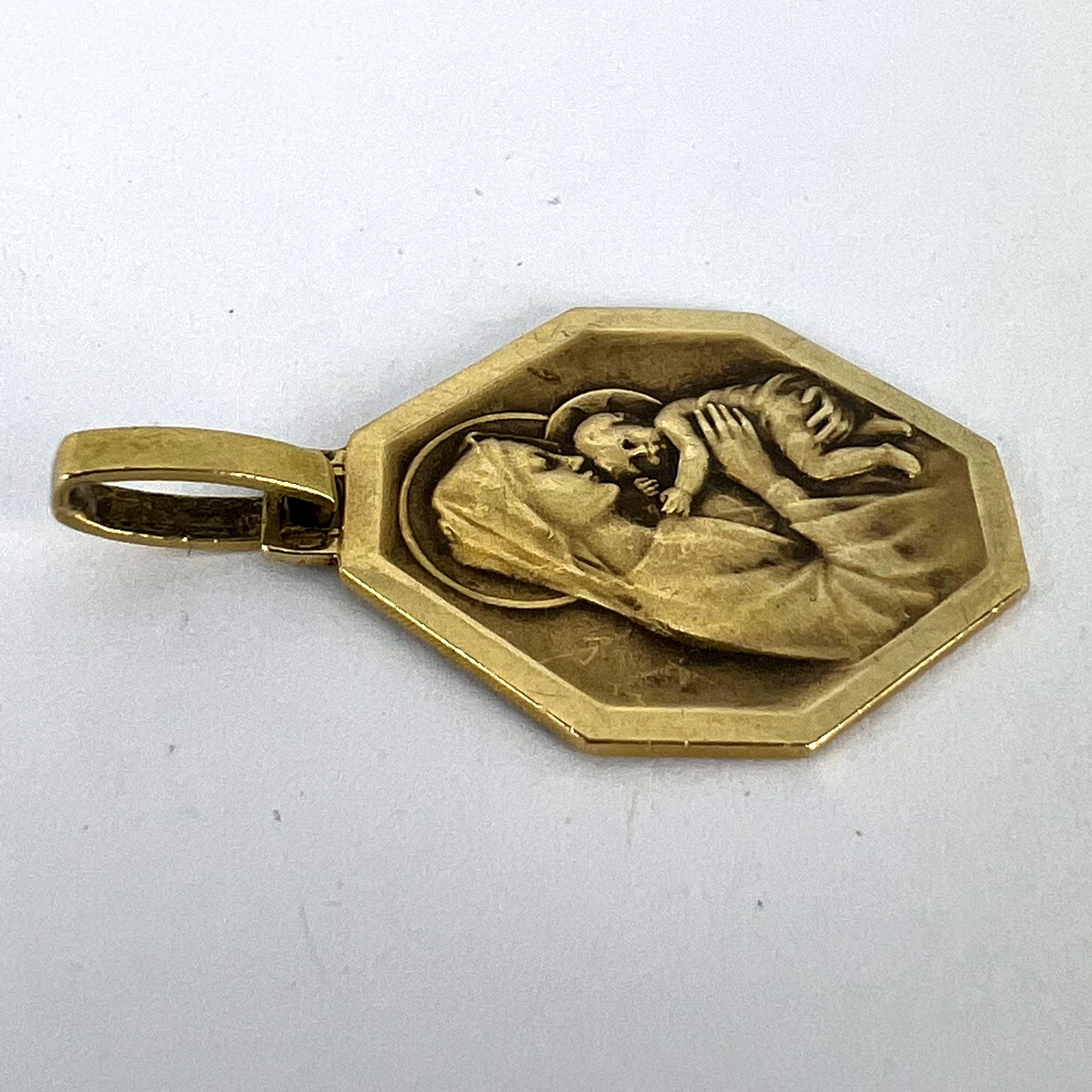 French Madonna and Child 18K Yellow Gold Medal Pendant For Sale 9