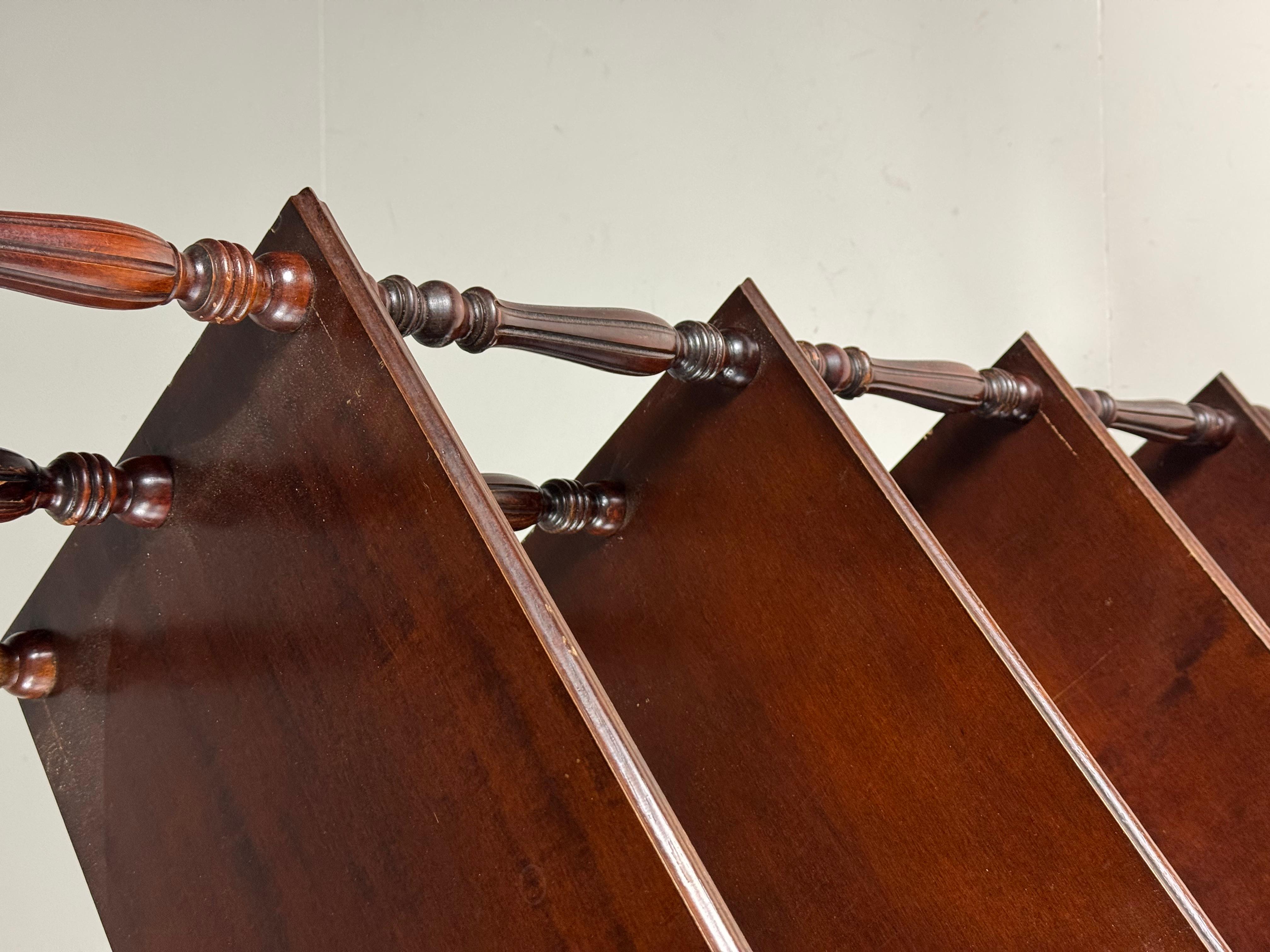 Tavolozza francese in mogano in vendita 4